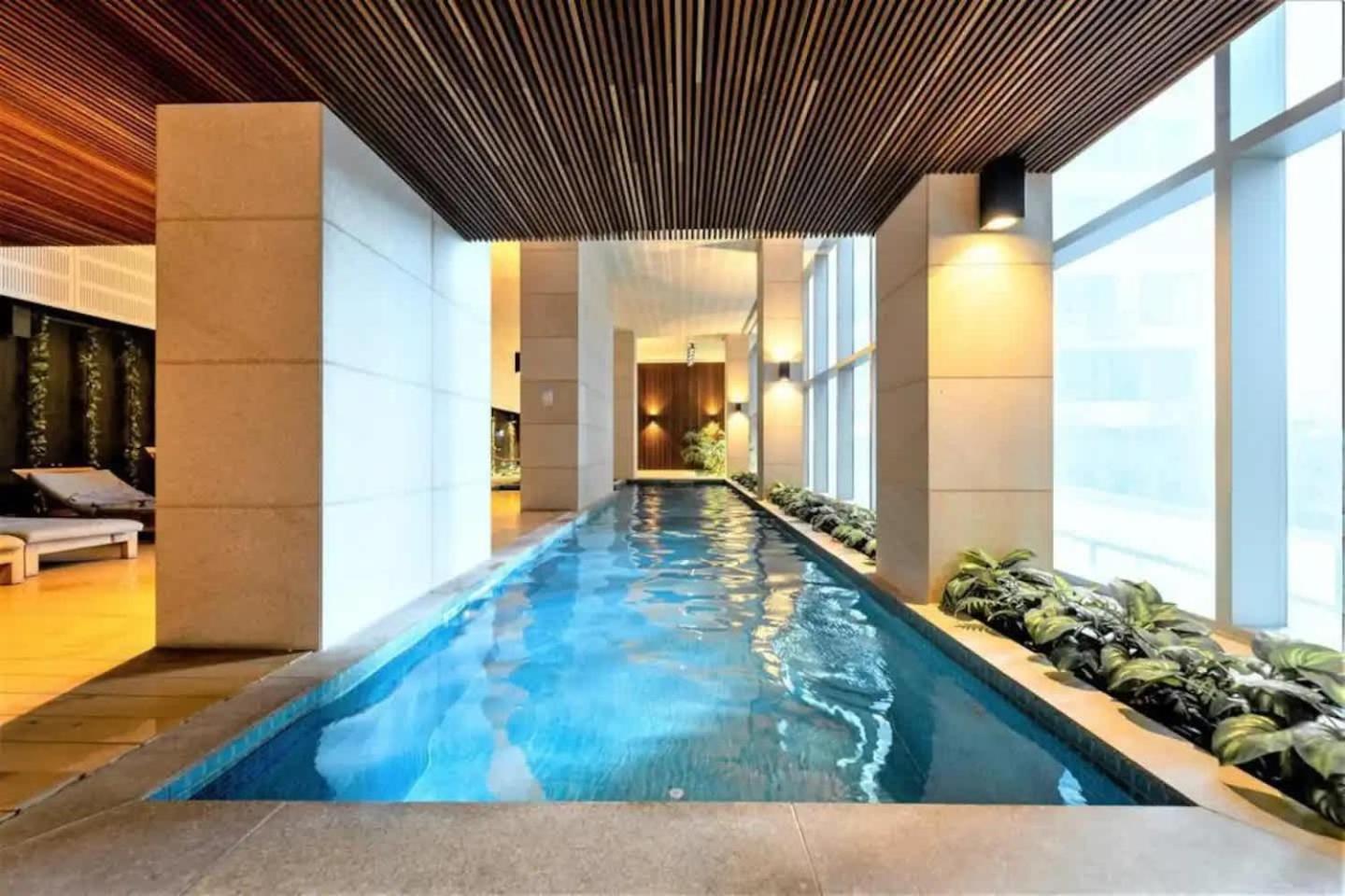 Cozy 2BR Apt Steps from Southern Cross City Views