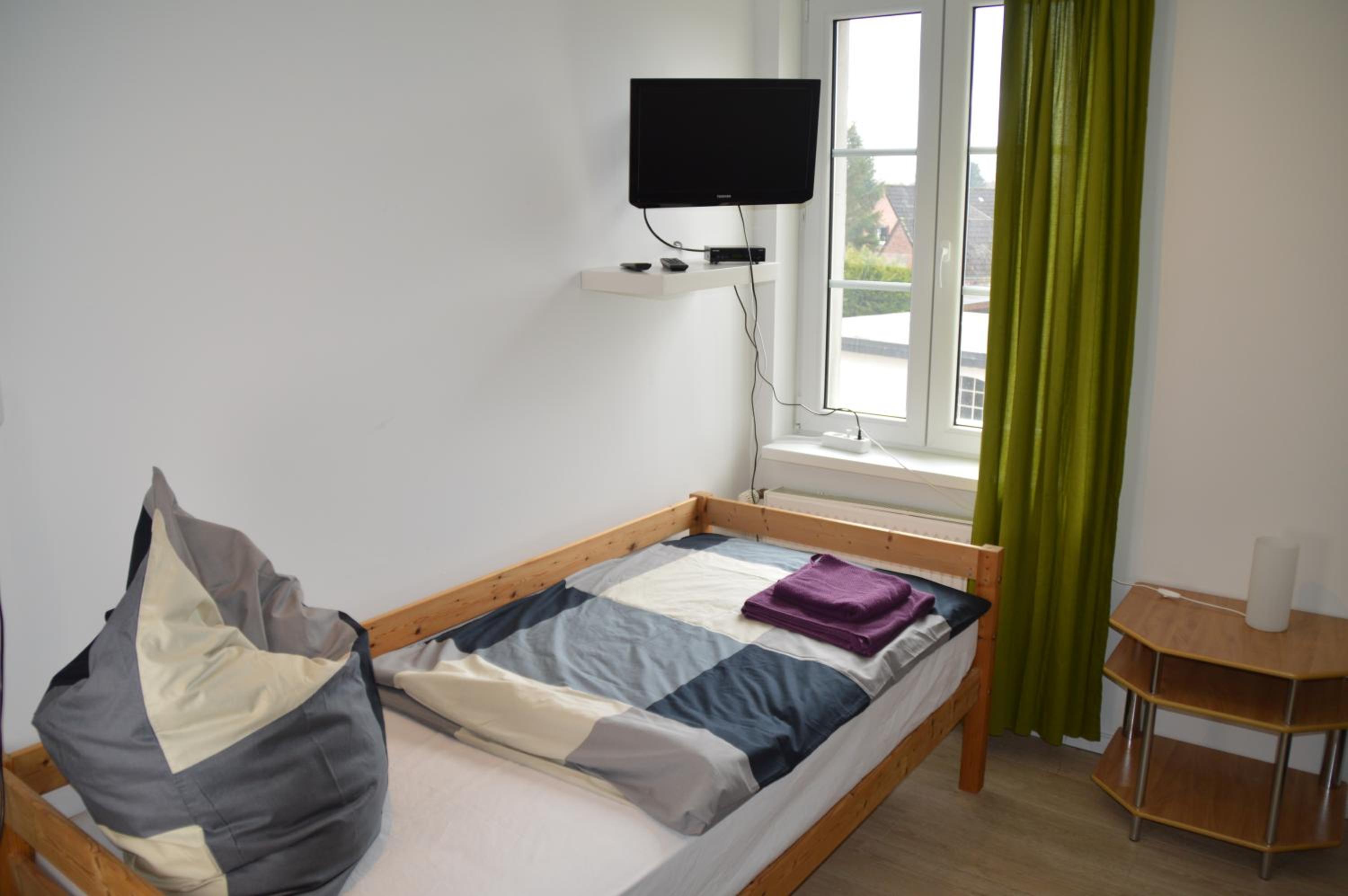 have-a-nice-Stay - Monteurunterkunft - Einzelbetten - Bad - Küche - Parkplatz