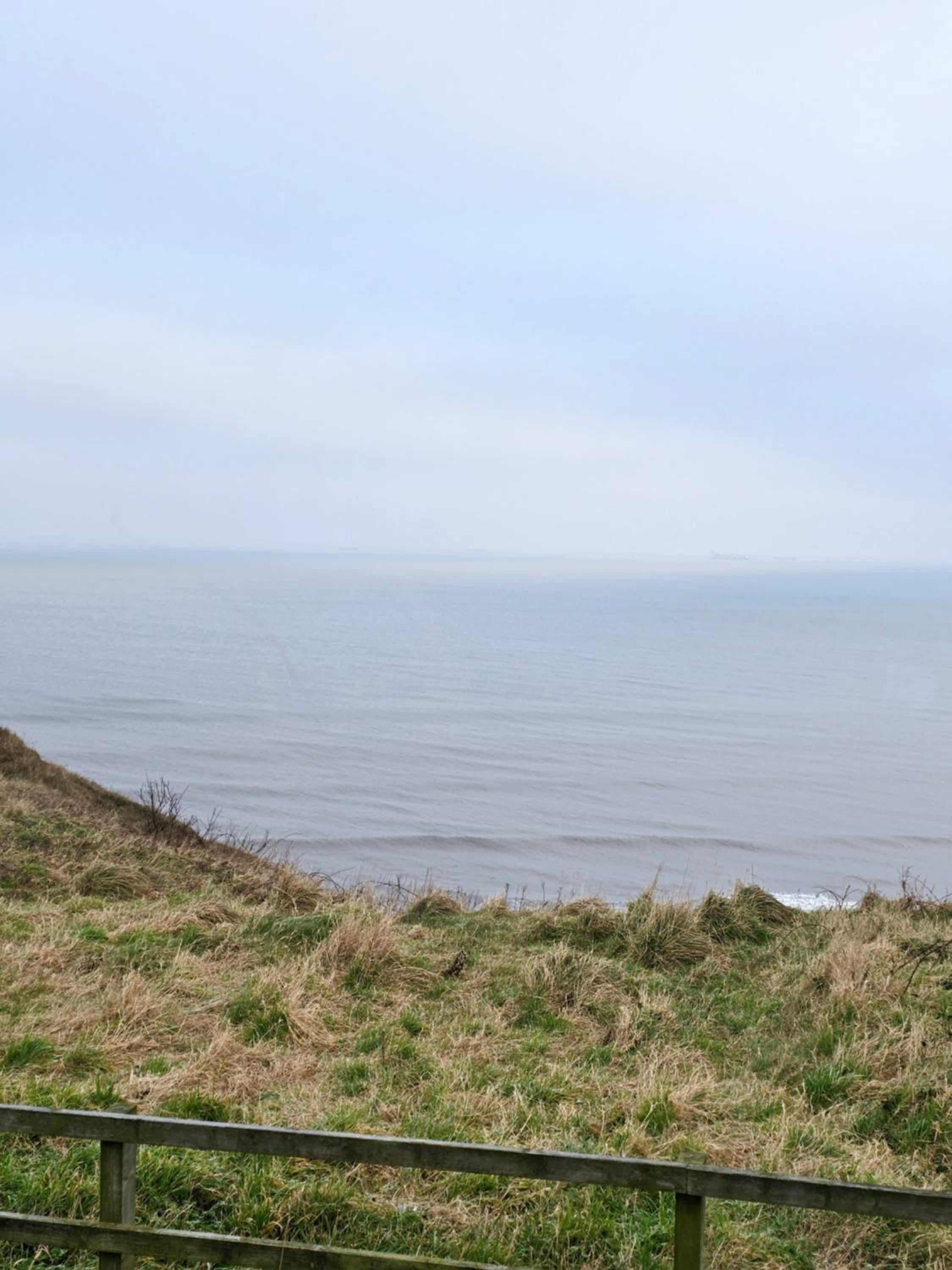 Sea Bliss Beachfront Caravan, 2 Bed King Ensuite, Sleeps 6, Wrap Decking, Crimdon Dene