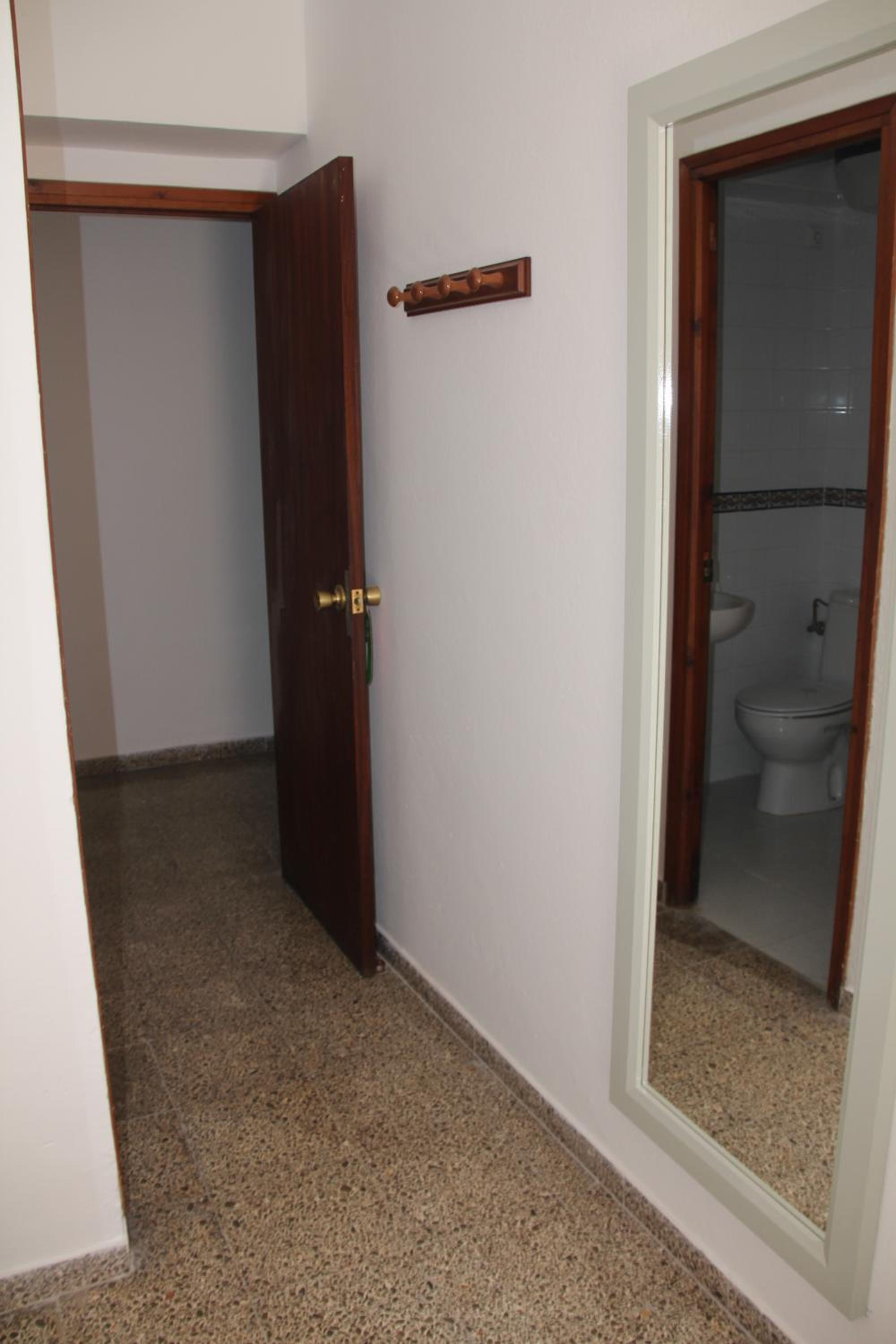 Photo 33