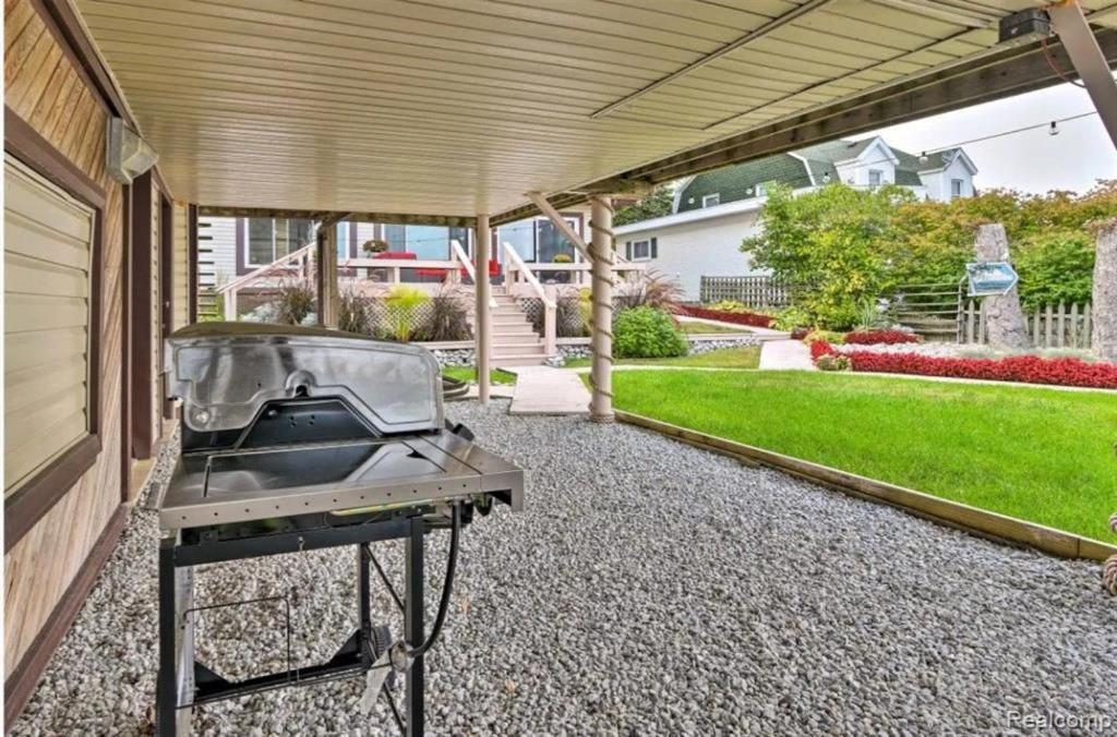 Lakefront Paradise with 7 beds - Fishing - Swimming