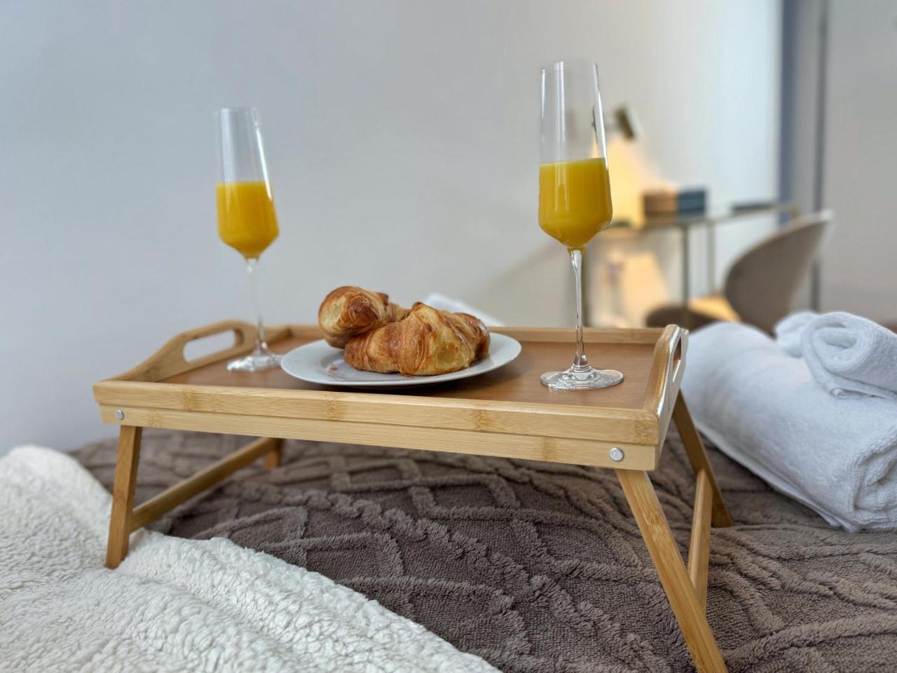 HolidayHome Apartments l Luxury Private Room in Prenzlauer Berg
