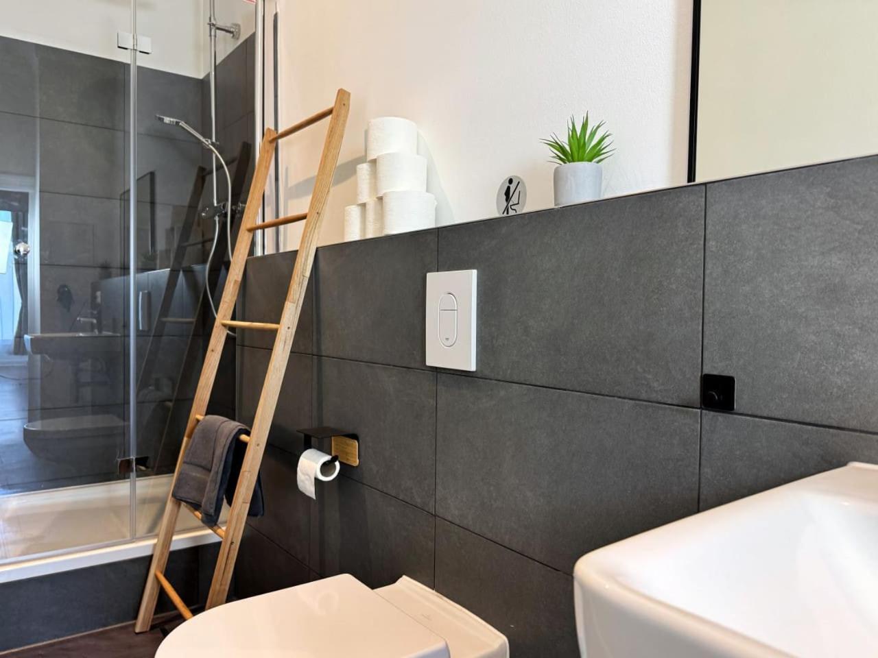 HolidayHome Apartments l Luxury Private Room in Prenzlauer Berg