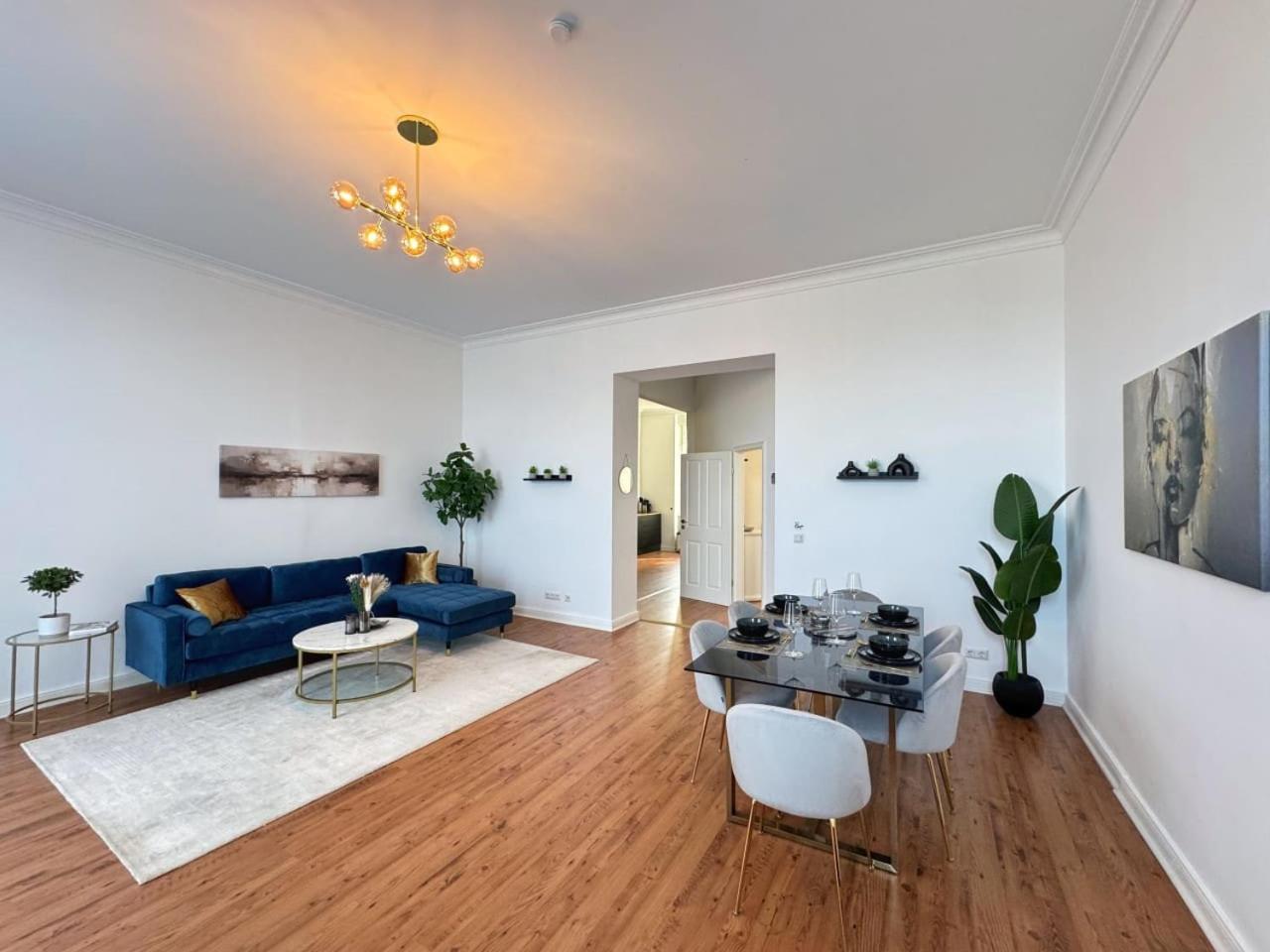 HolidayHome Apartments l Luxury Private Room in Prenzlauer Berg