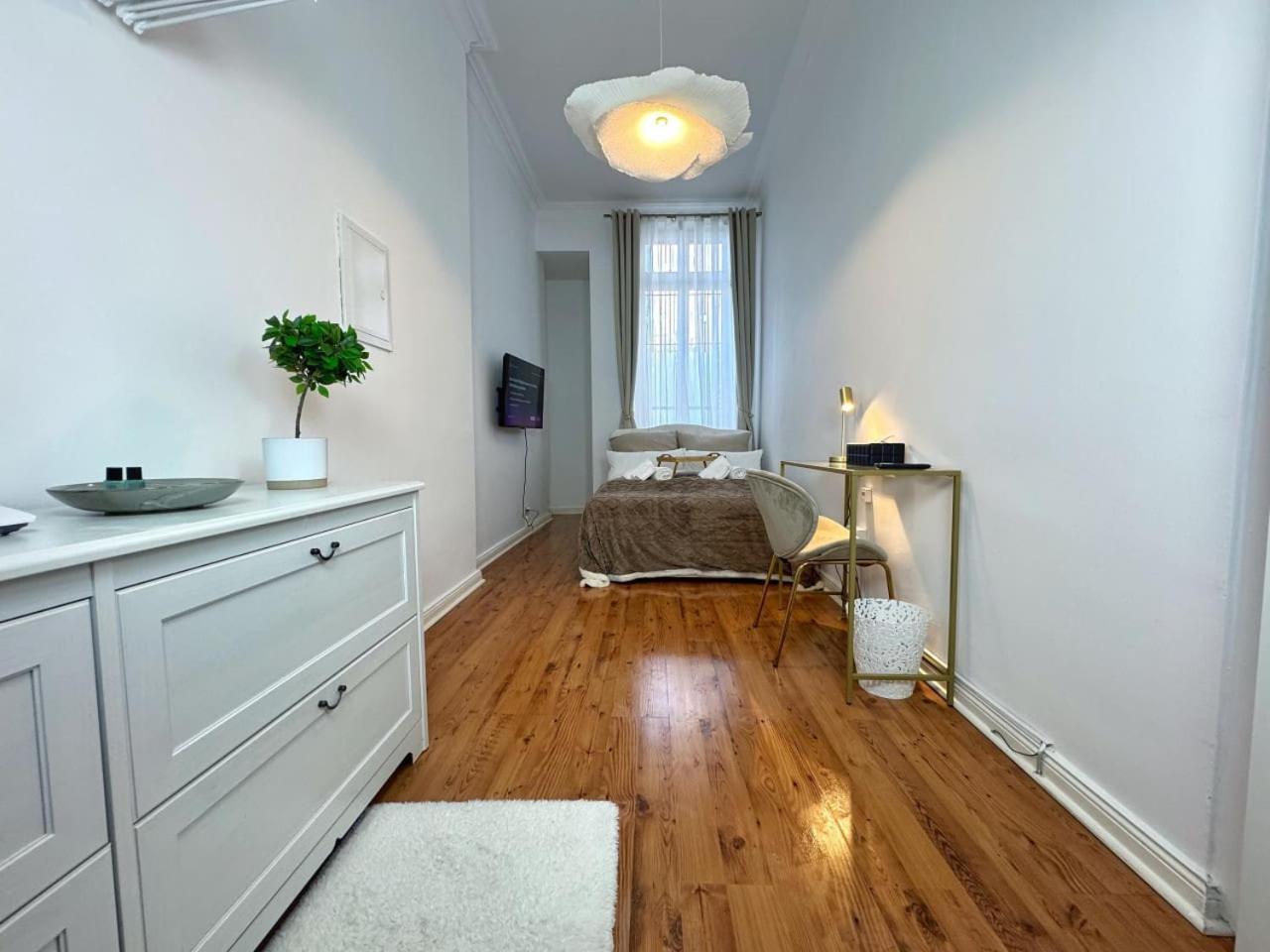 HolidayHome Apartments l Luxury Private Room in Prenzlauer Berg