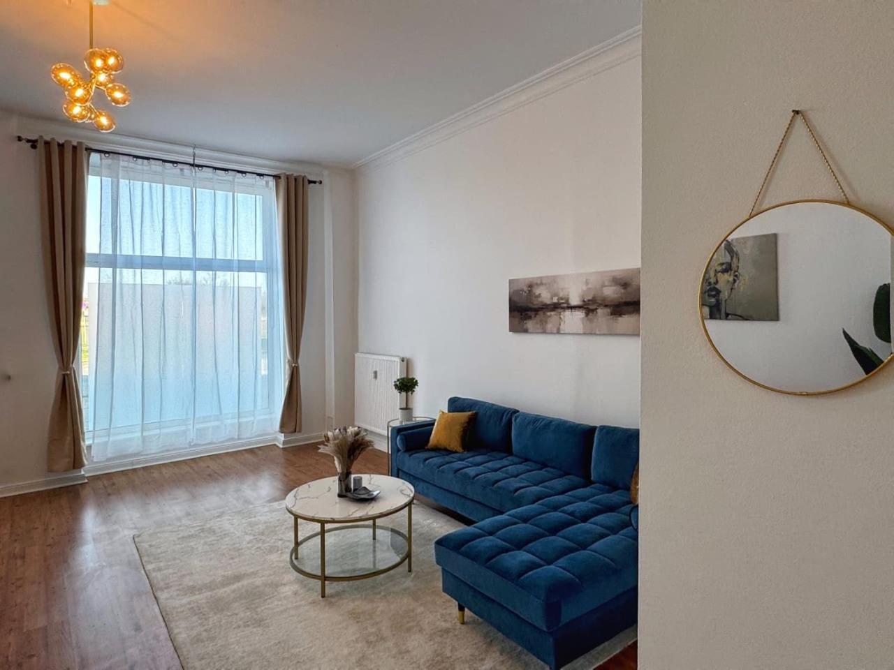 HolidayHome Apartments l Luxury Private Room in Prenzlauer Berg