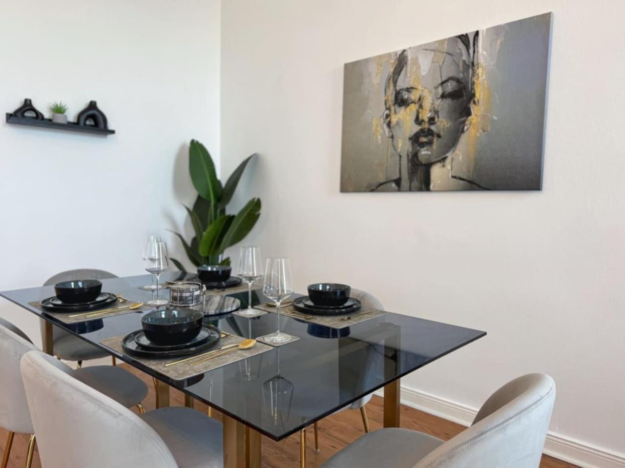 HolidayHome Apartments l Luxury Private Room in Prenzlauer Berg