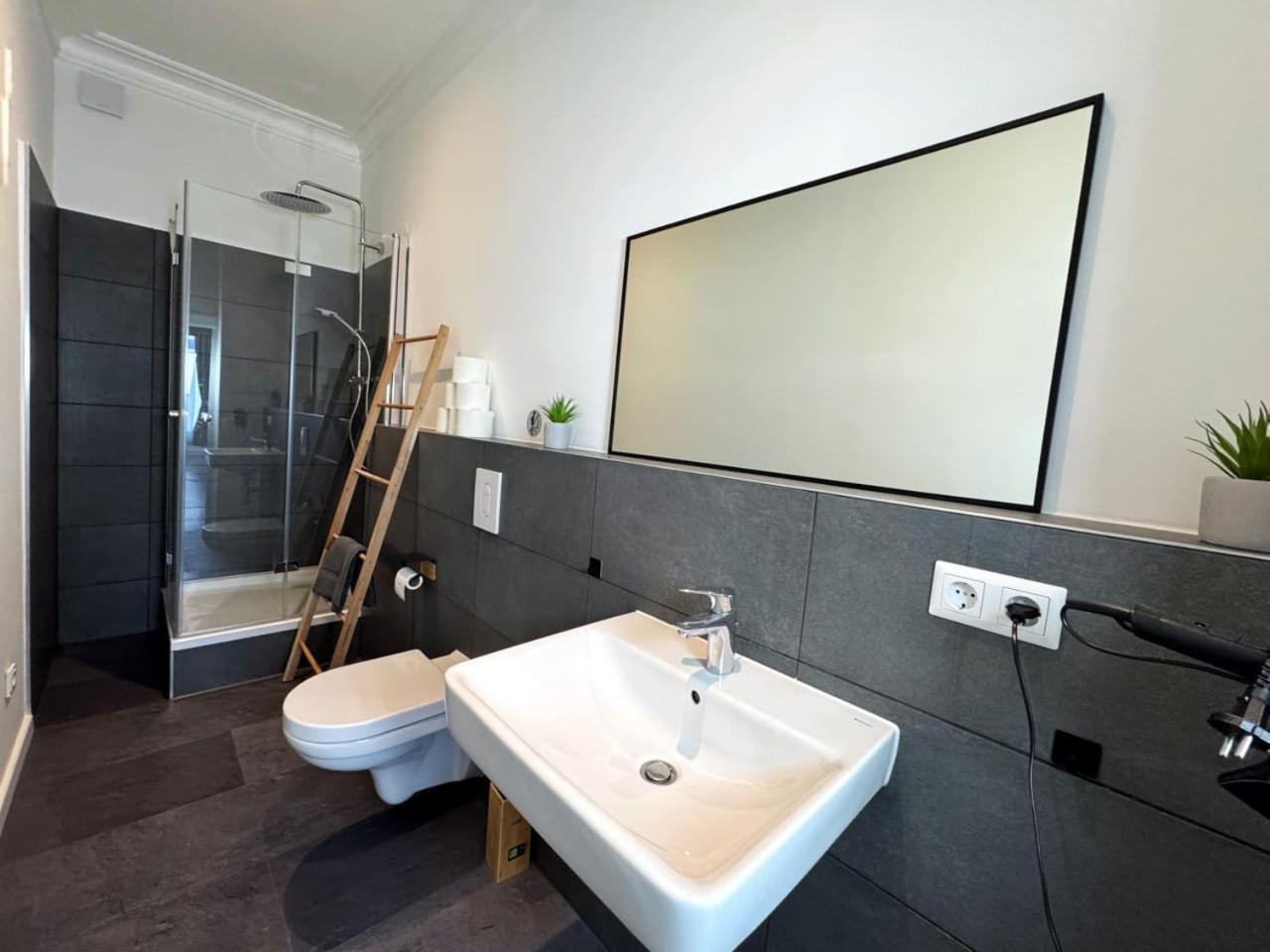 HolidayHome Apartments l Luxury Private Room in Prenzlauer Berg