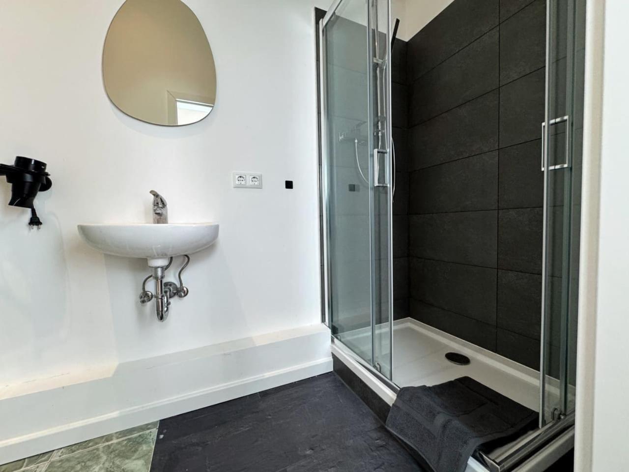 HolidayHome Apartments l Luxury Prvate Room in BER-Prenzlauer Berg