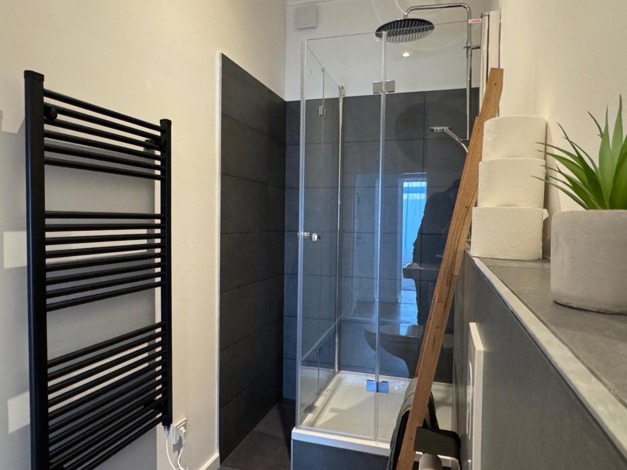HolidayHome Apartments l Luxury Prvate Room in BER-Prenzlauer Berg