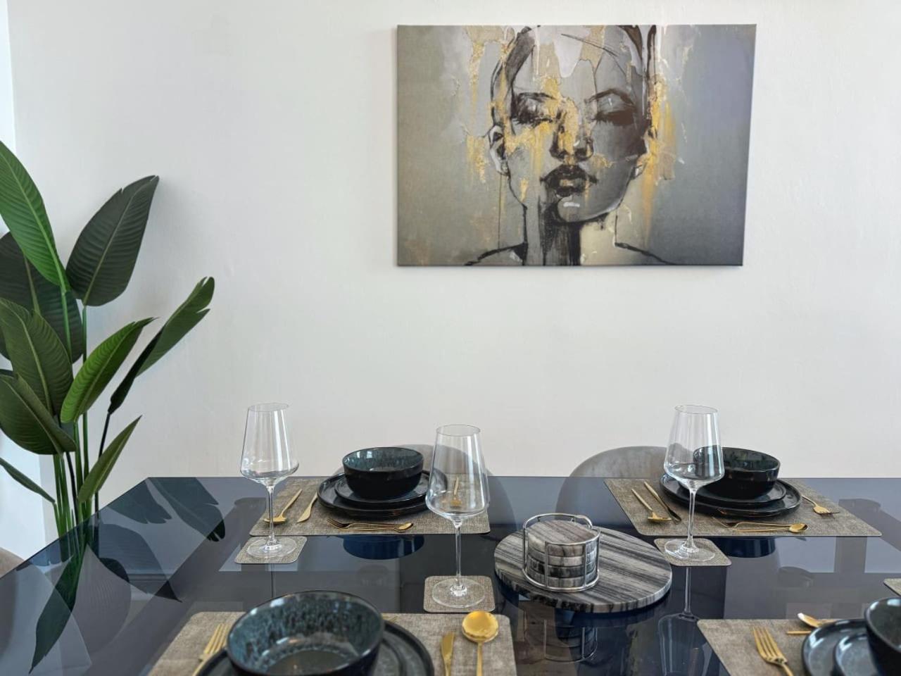 HolidayHome Apartments l Luxury Prvate Room in BER-Prenzlauer Berg