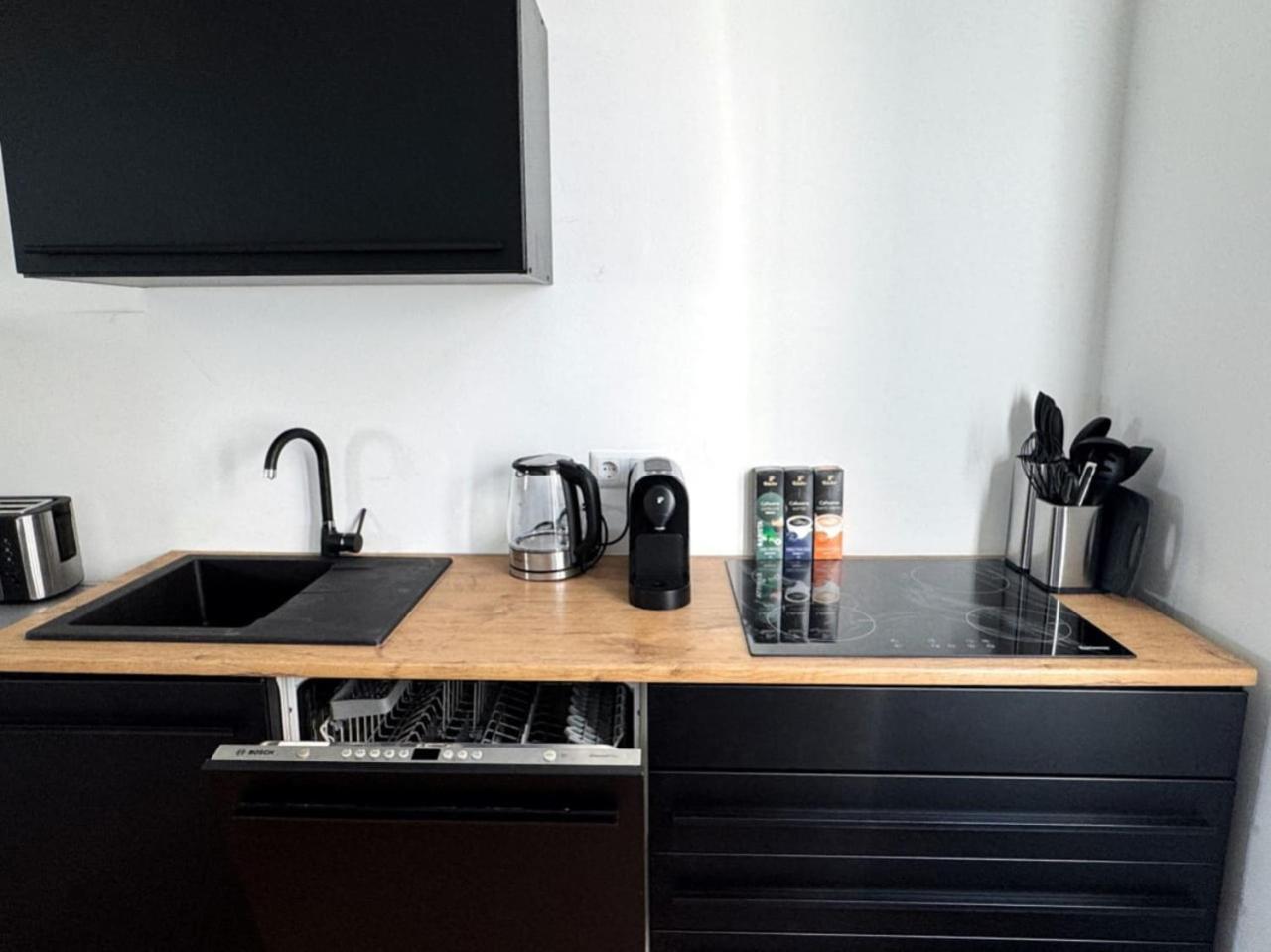 HolidayHome Apartments l Luxury Prvate Room in BER-Prenzlauer Berg