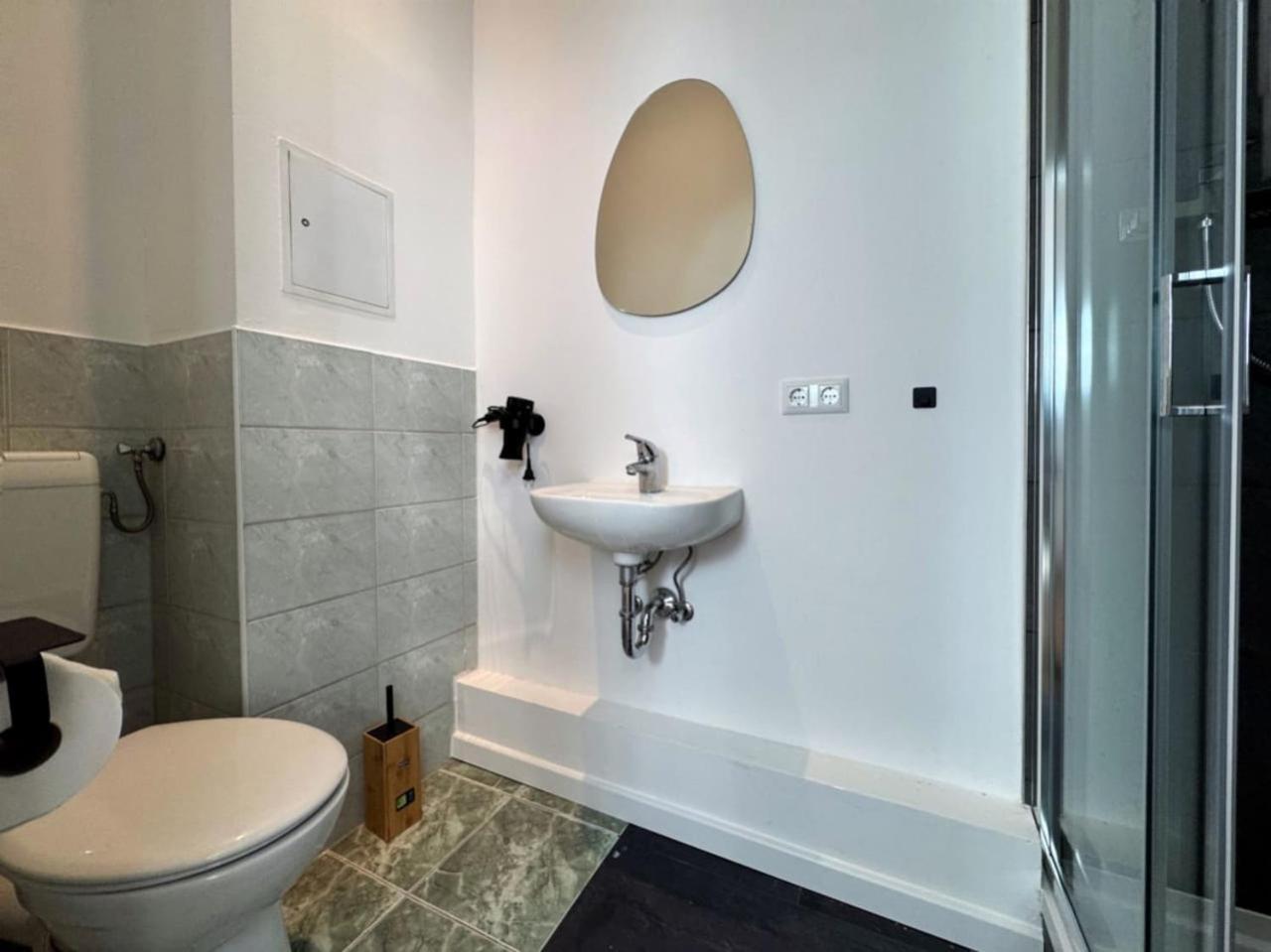 HolidayHome Apartments l Luxury Prvate Room in BER-Prenzlauer Berg