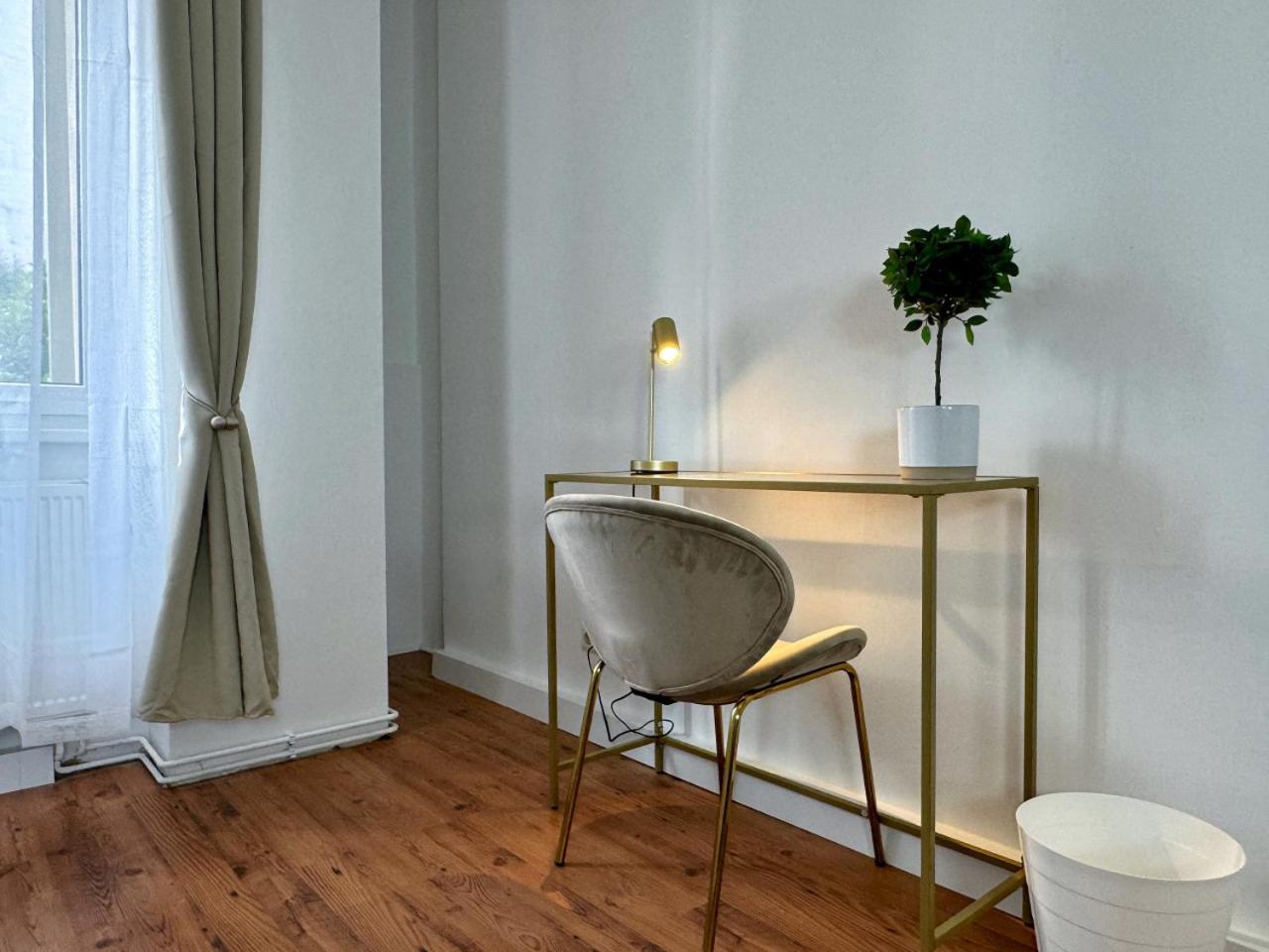 HolidayHome Apartments l Luxury Prvate Room in BER-Prenzlauer Berg