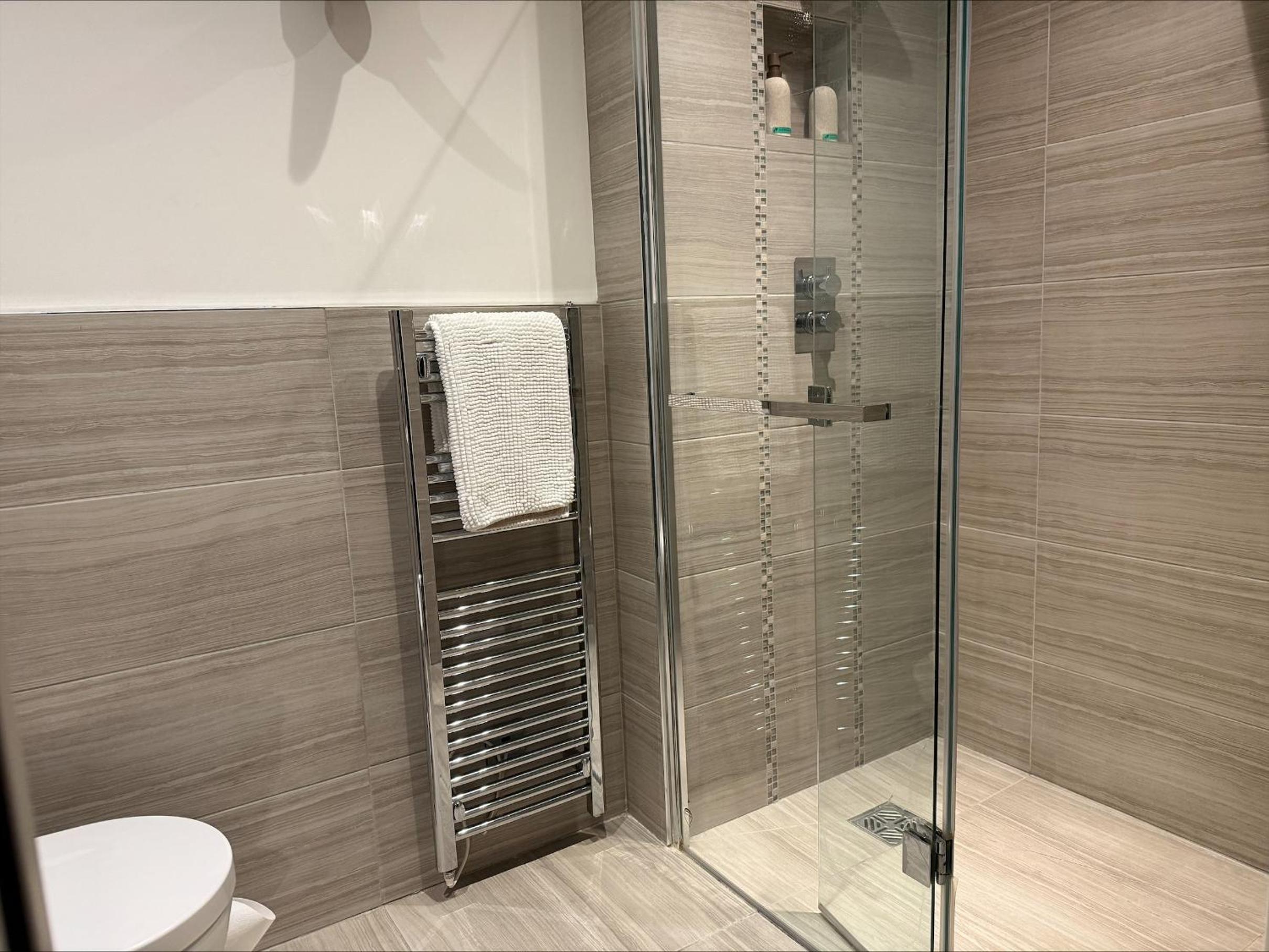 Staycation York at 1 Cocoa Suites with free parking