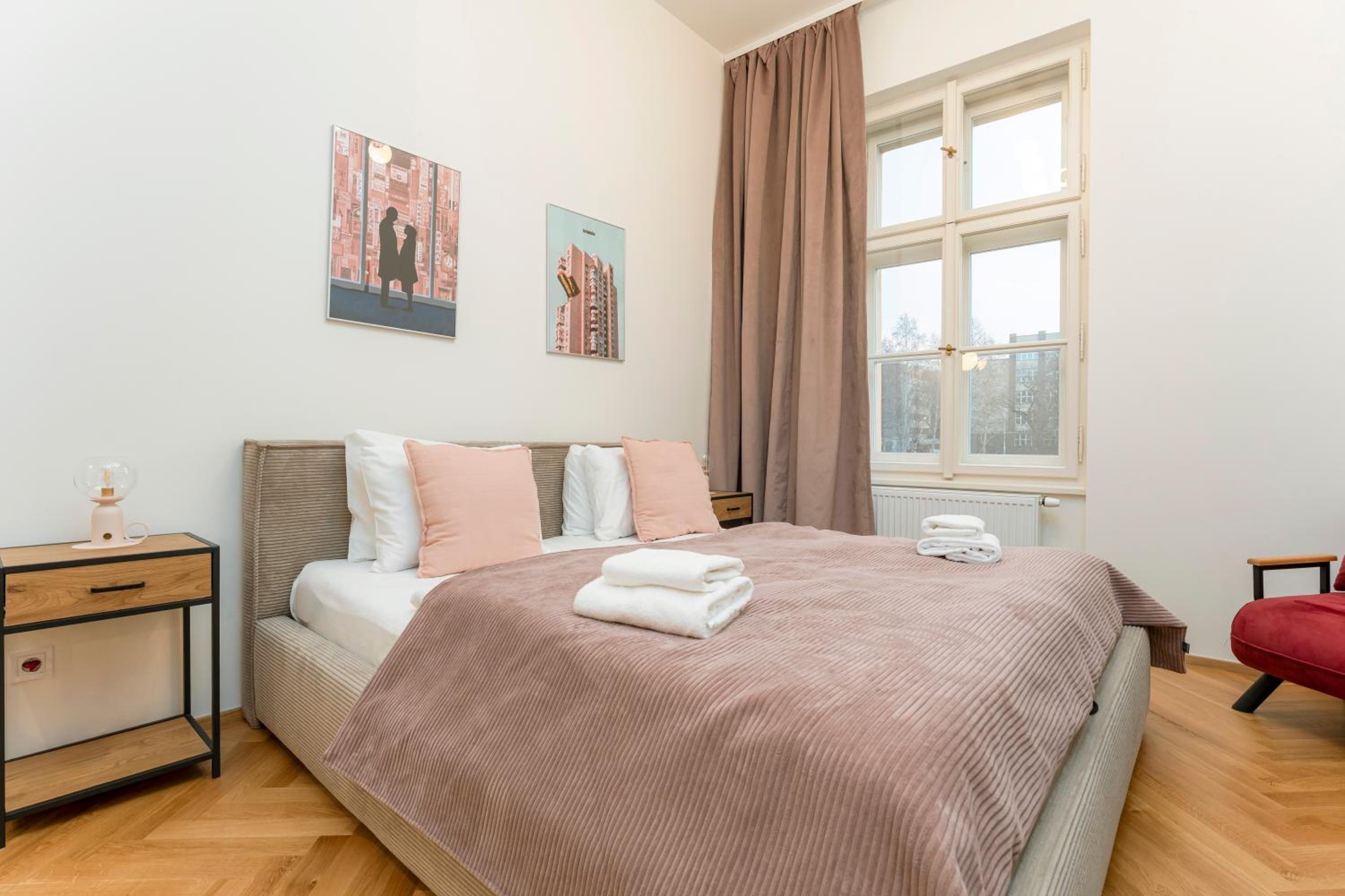 Visit Oomph Apartments