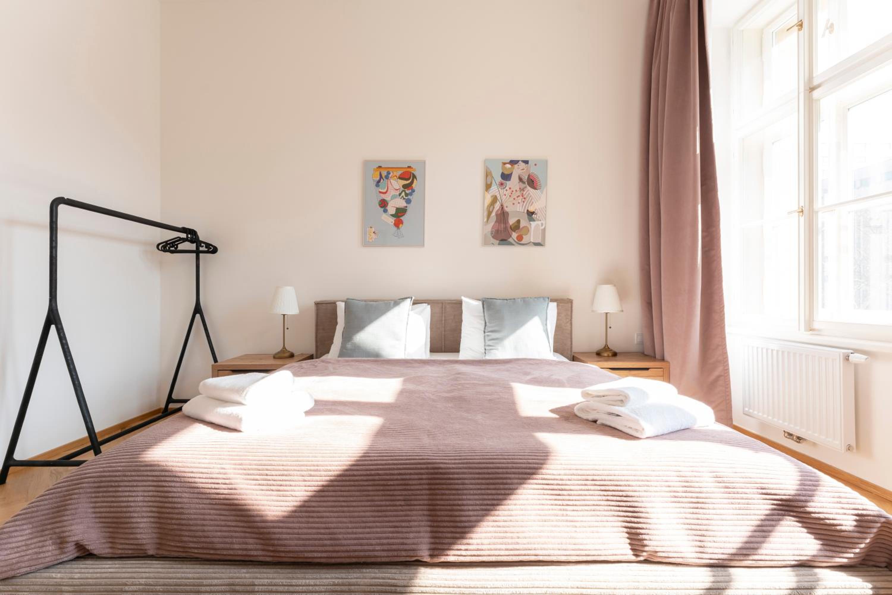 Visit Oomph Apartments