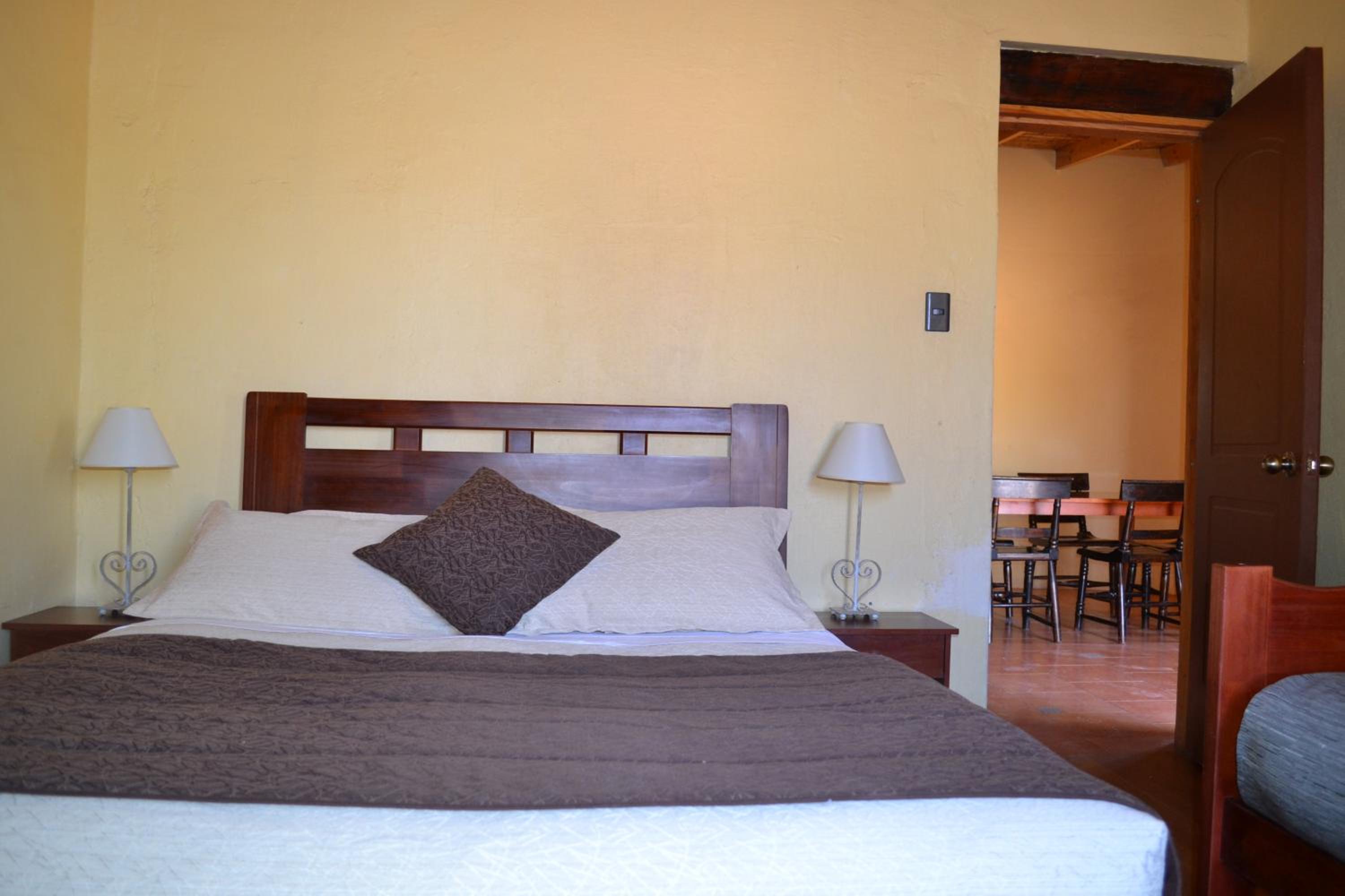 Hostal y Cabañas Renta House San Pedro
