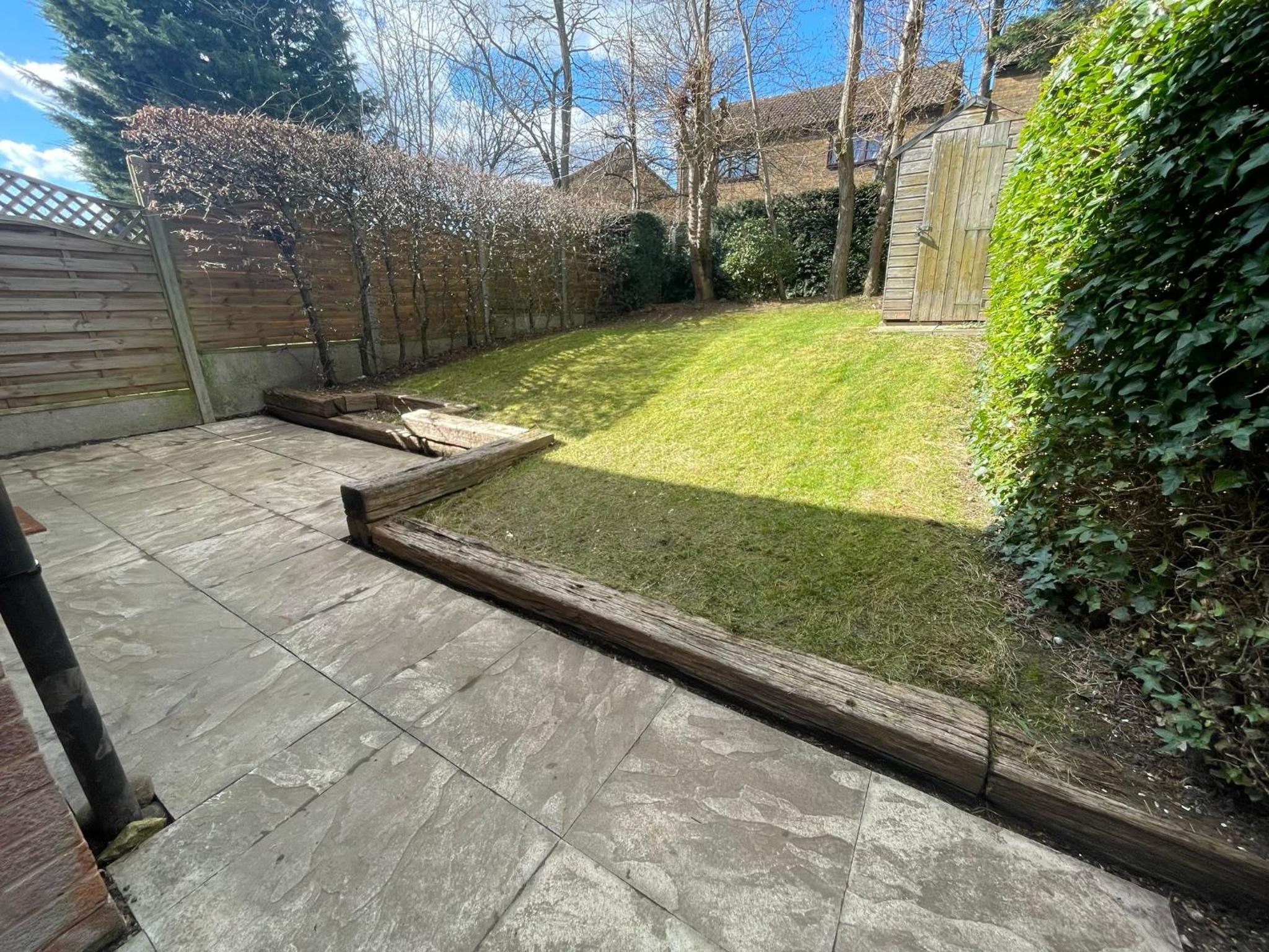 Milton Keynes 3BR, Modern Home, Sleeps 5, Families Stays, Parking , Free WiFi