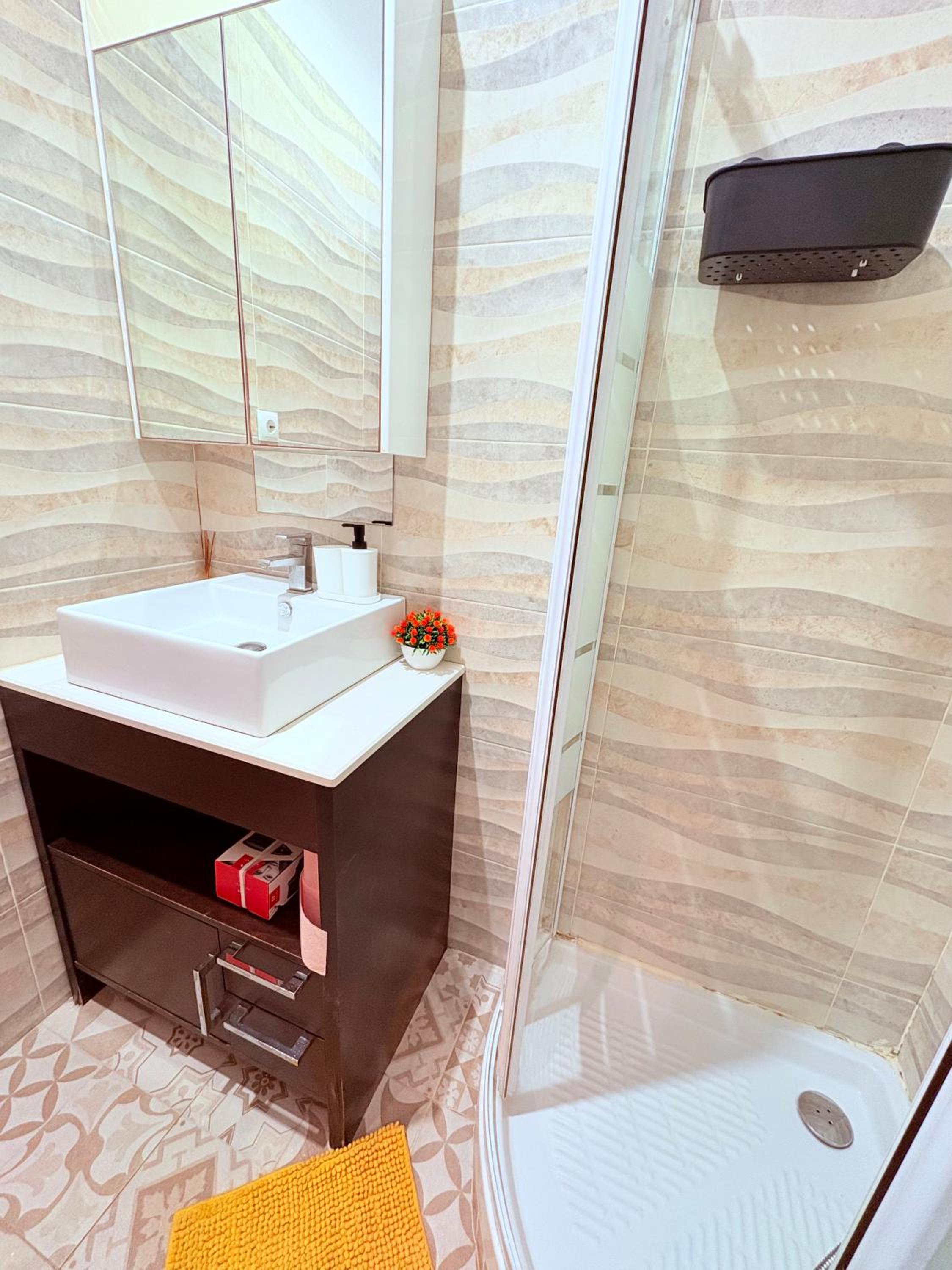 Amazing and stylish flat for 4 people with breakfast included 2 blocks away from Poblenou beach
