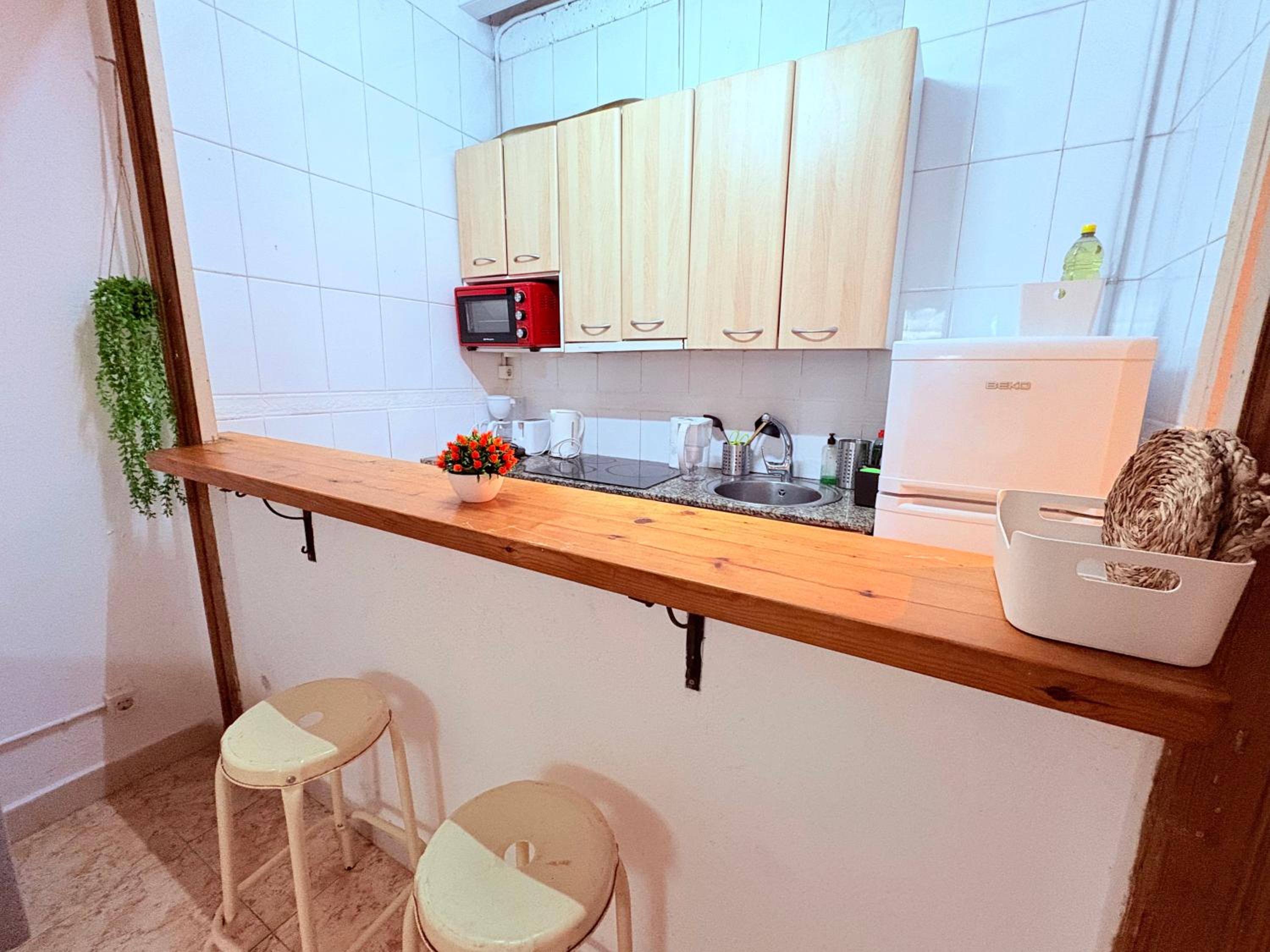 Amazing and stylish flat for 4 people with breakfast included 2 blocks away from Poblenou beach