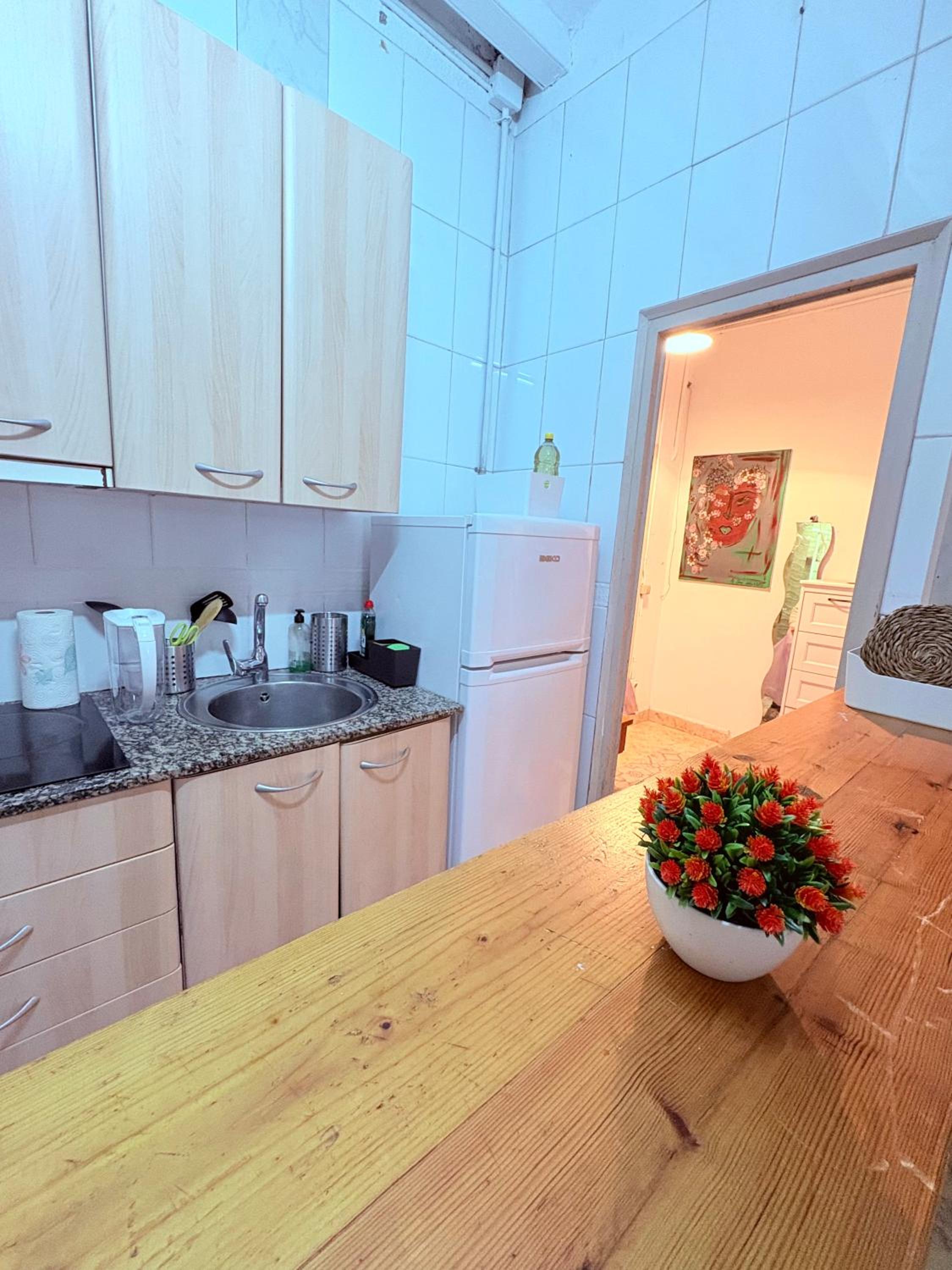 Amazing and stylish flat for 4 people with breakfast included 2 blocks away from Poblenou beach