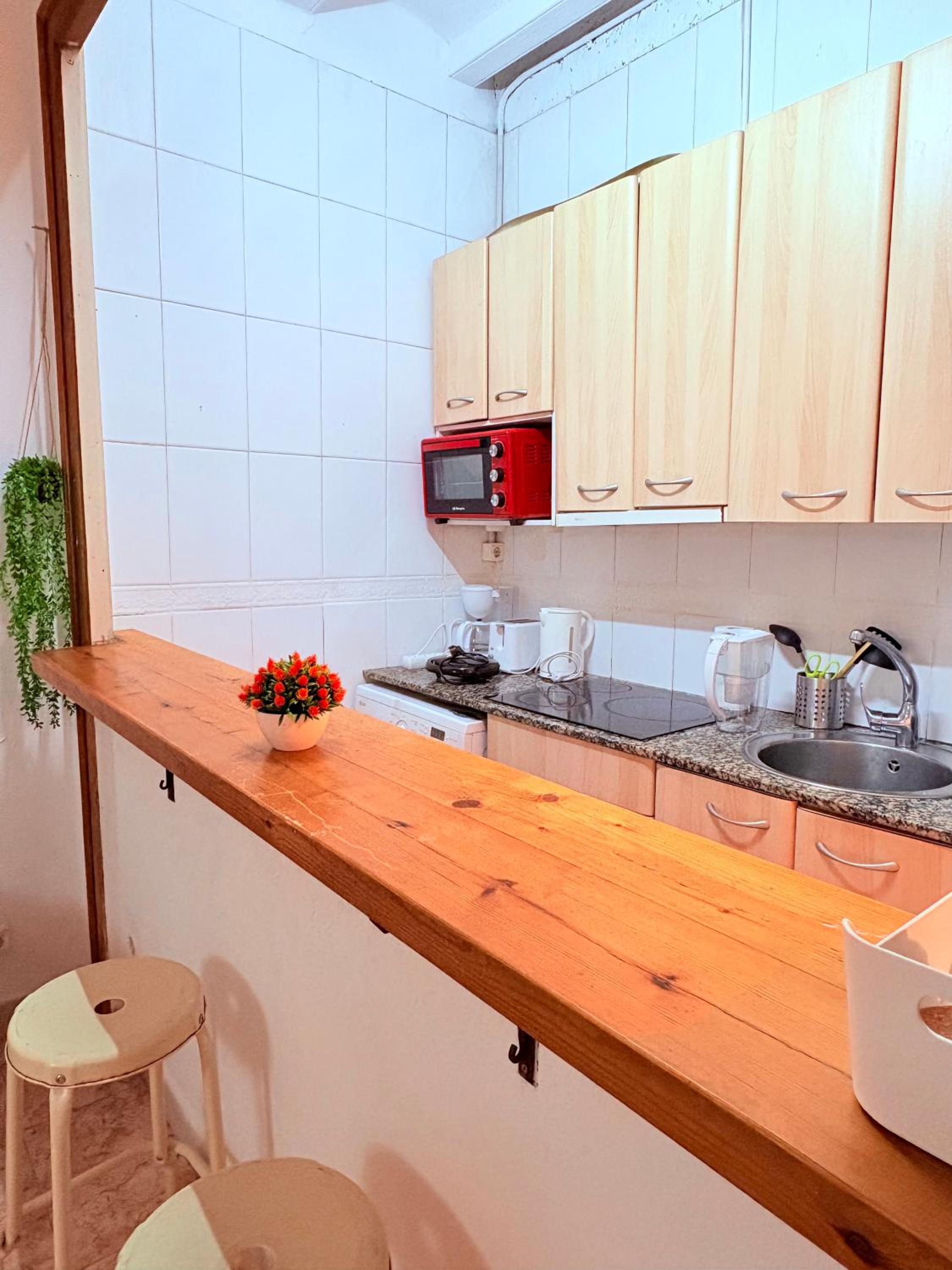 Amazing and stylish flat for 4 people with breakfast included 2 blocks away from Poblenou beach
