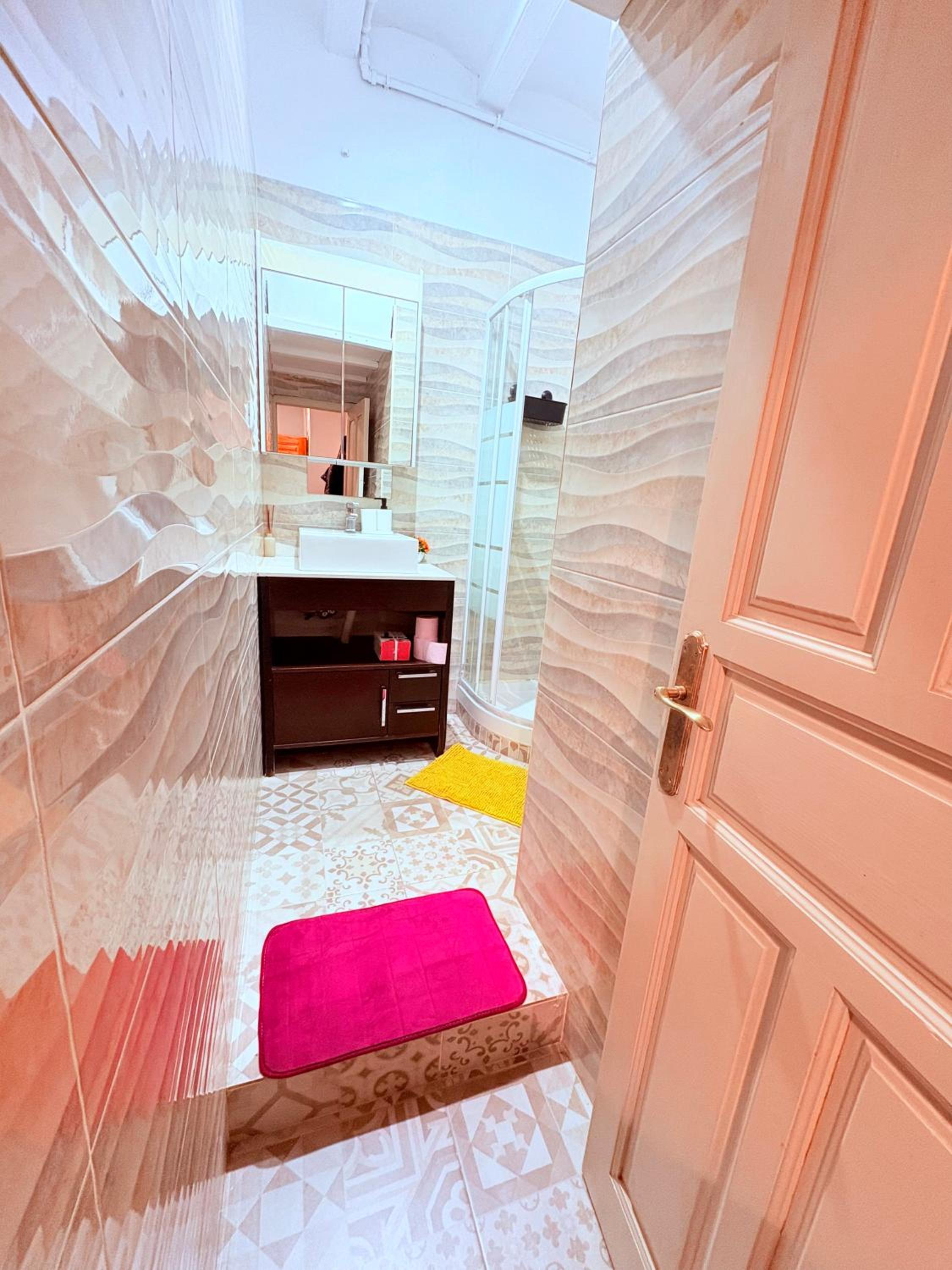 Amazing and stylish flat for 4 people with breakfast included 2 blocks away from Poblenou beach