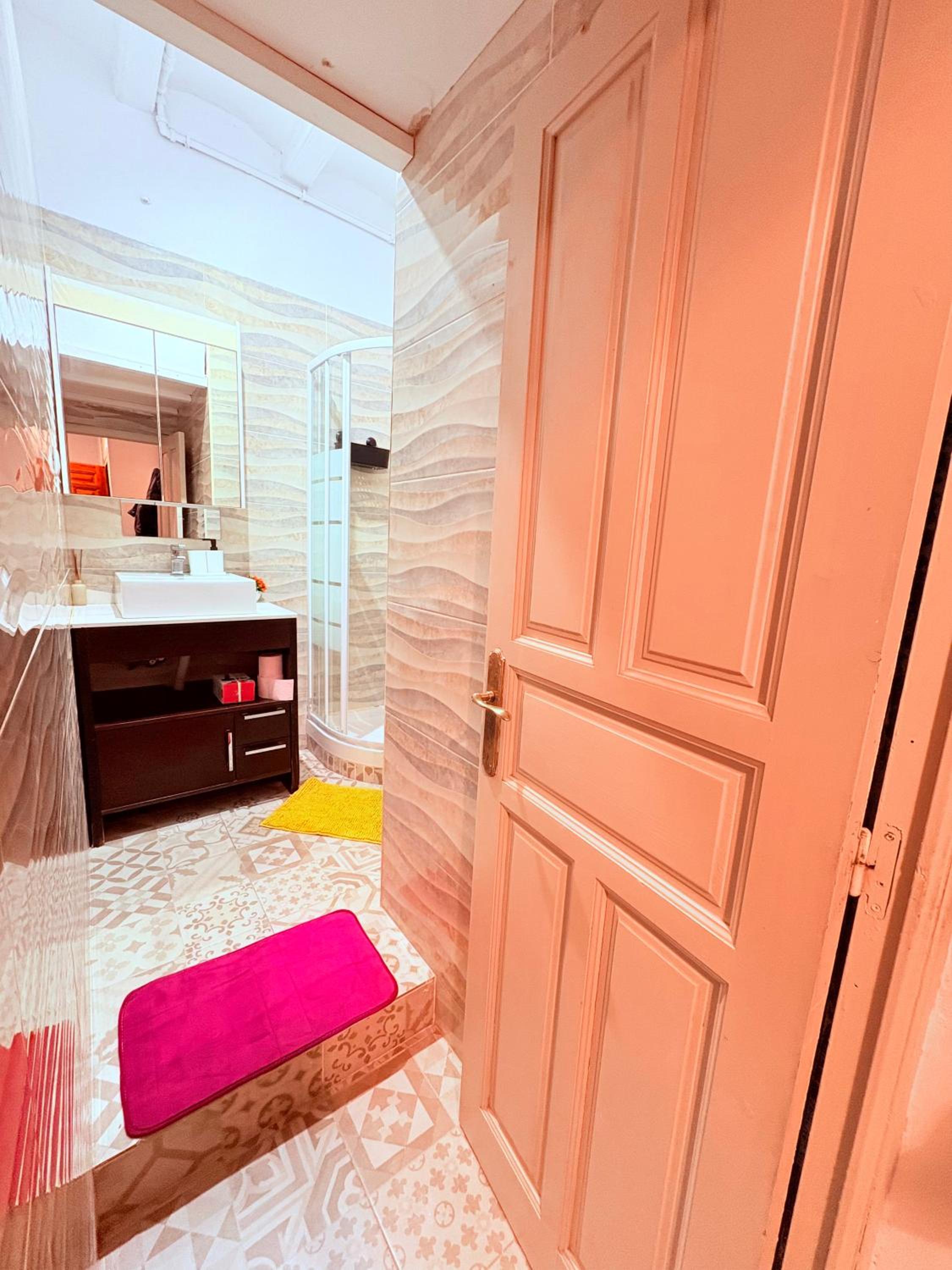 Amazing and stylish flat for 4 people with breakfast included 2 blocks away from Poblenou beach