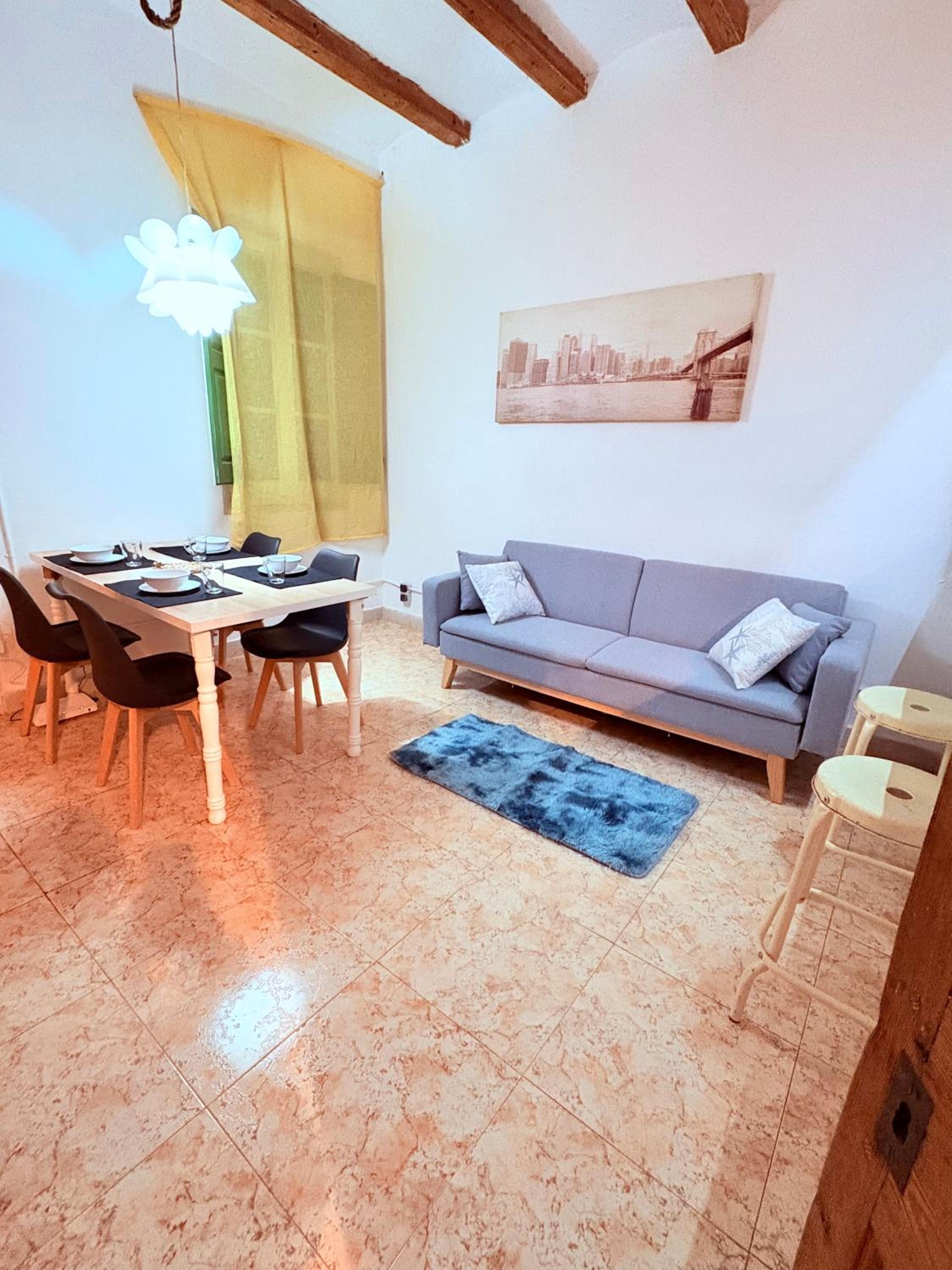 Amazing and stylish flat for 4 people with breakfast included 2 blocks away from Poblenou beach