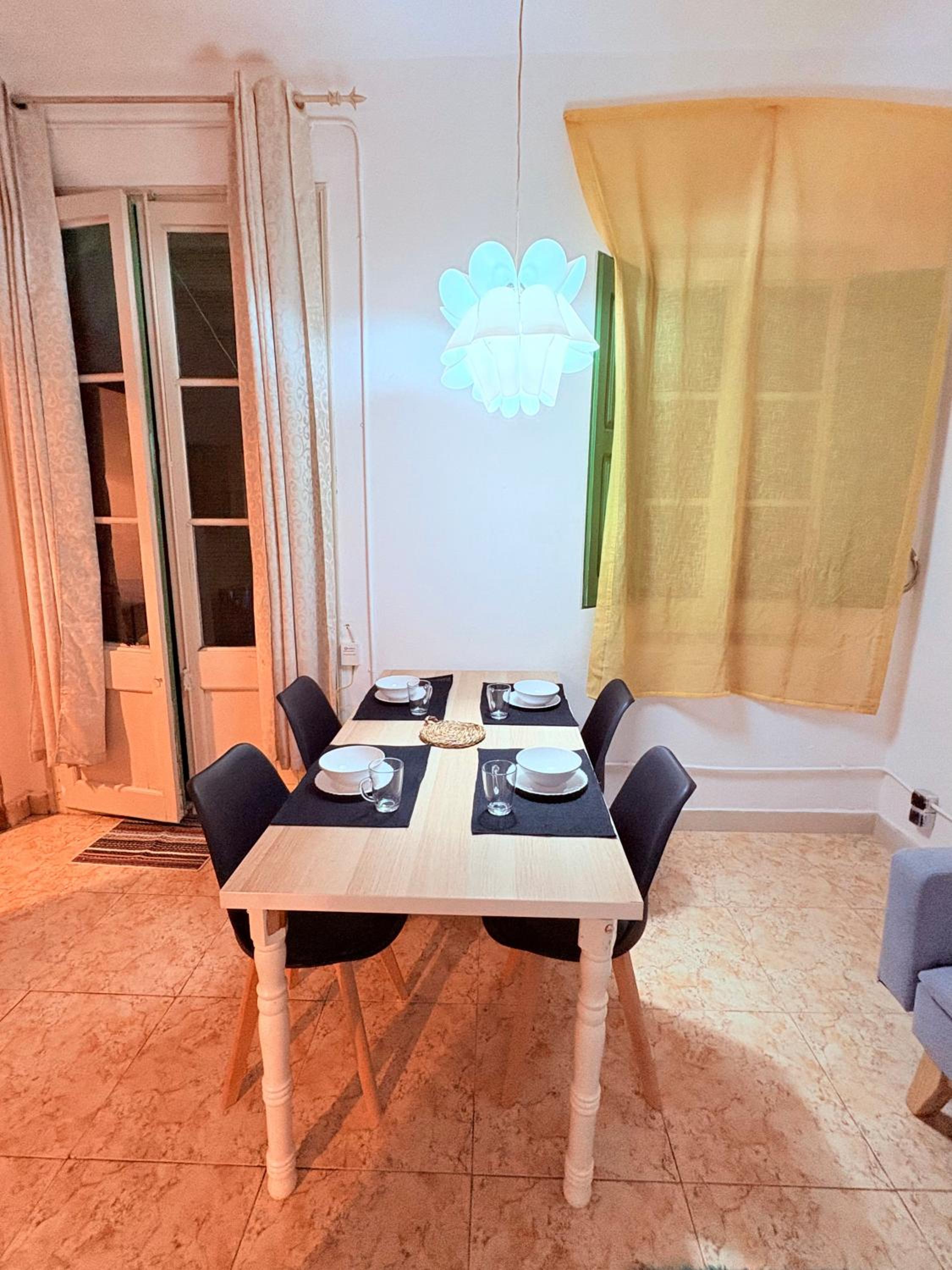 Amazing and stylish flat for 4 people with breakfast included 2 blocks away from Poblenou beach