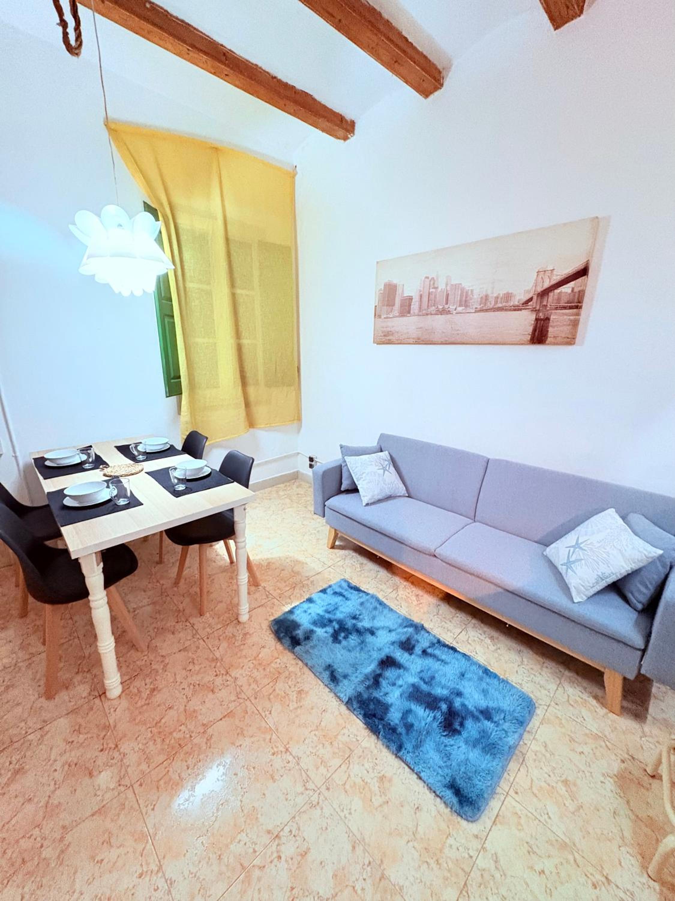 Amazing and stylish flat for 4 people with breakfast included 2 blocks away from Poblenou beach