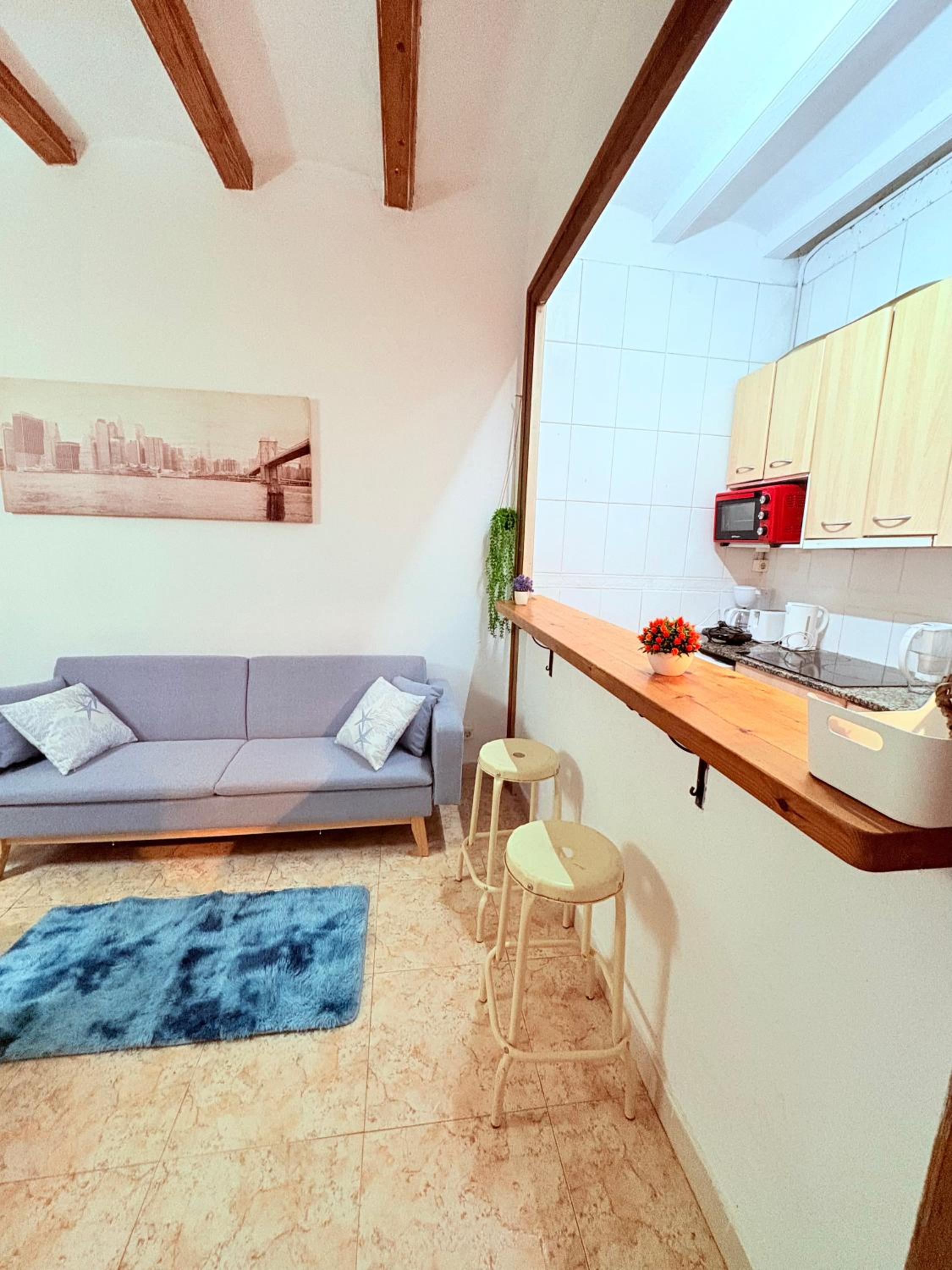 Amazing and stylish flat for 4 people with breakfast included 2 blocks away from Poblenou beach