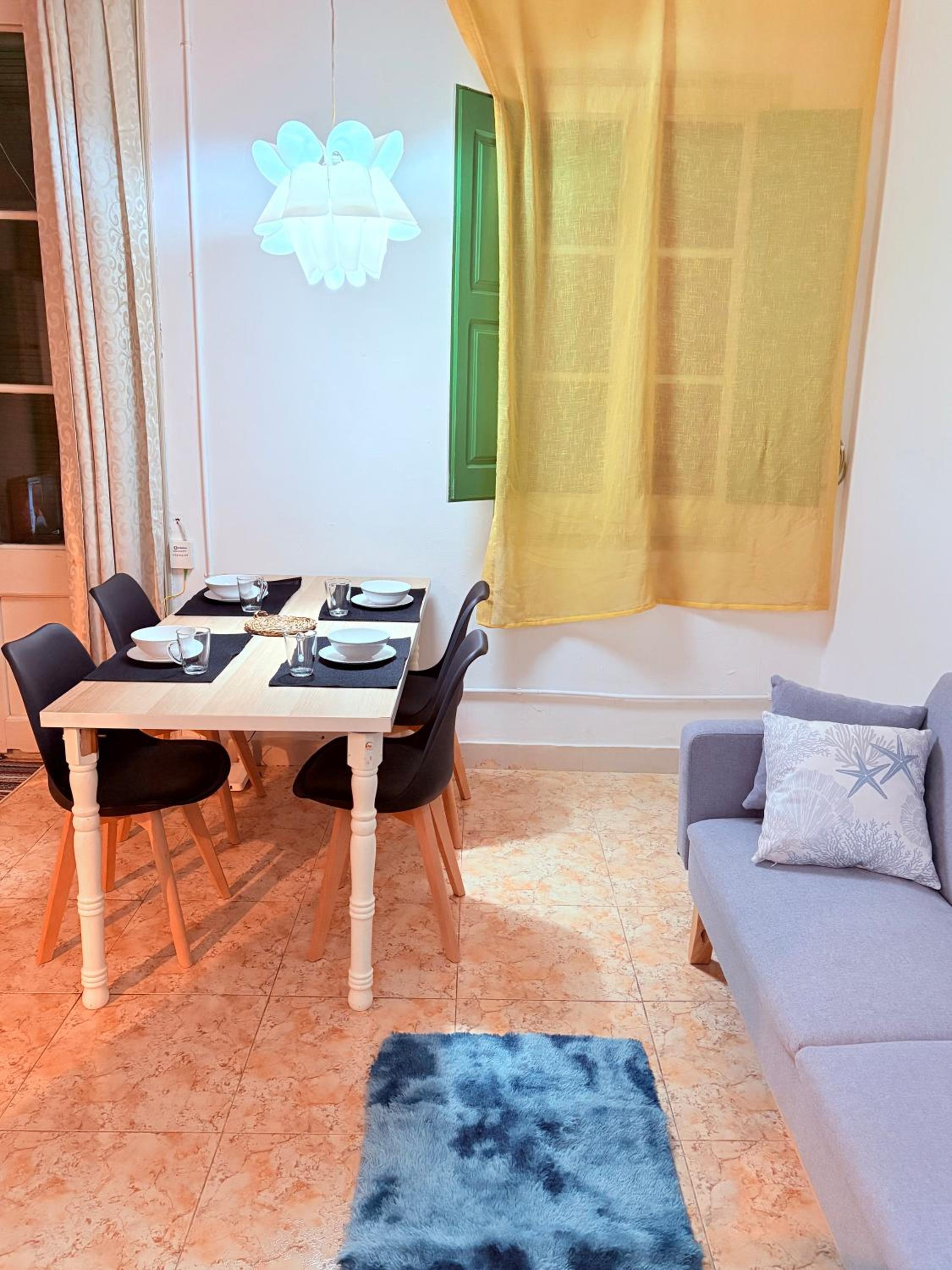 Amazing and stylish flat for 4 people with breakfast included 2 blocks away from Poblenou beach