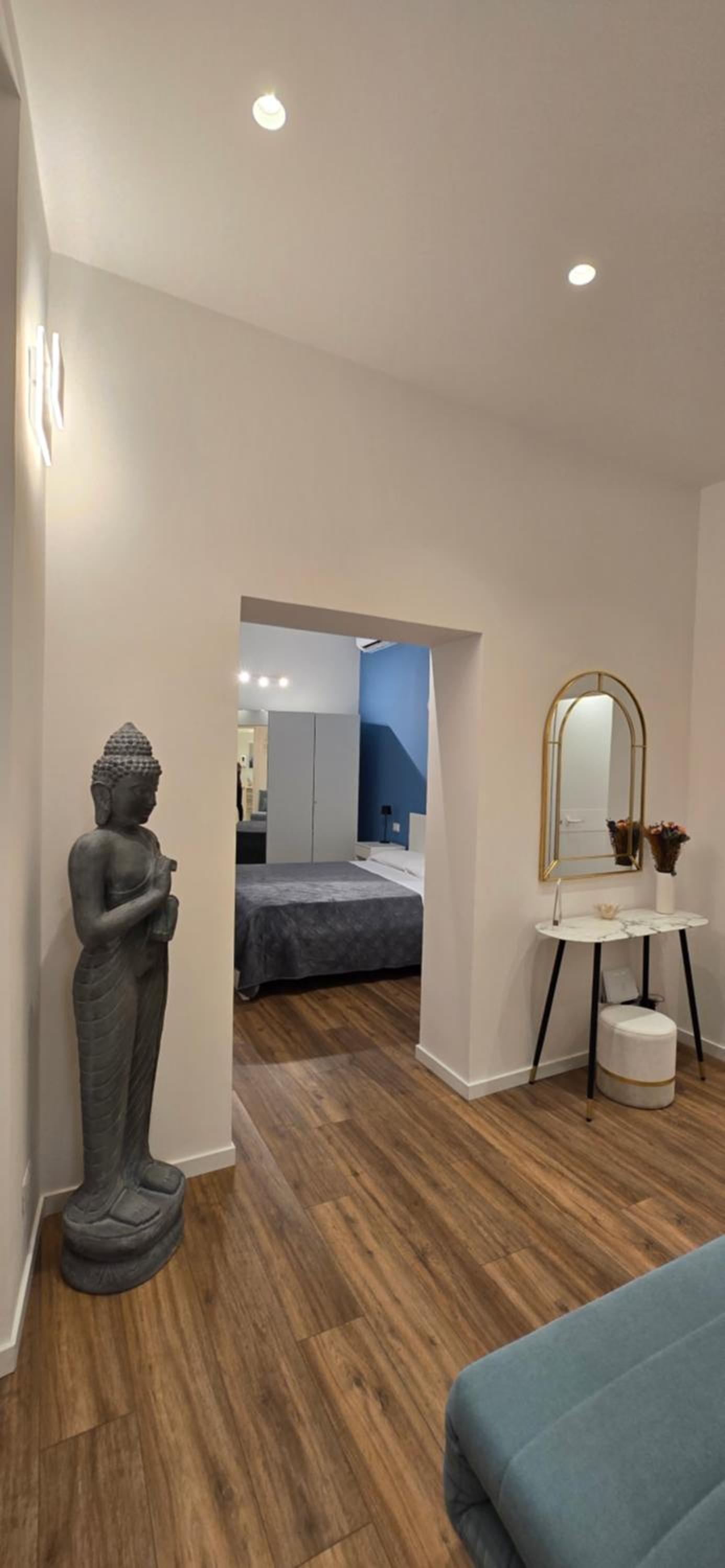 Rooms And Comfort Apartment