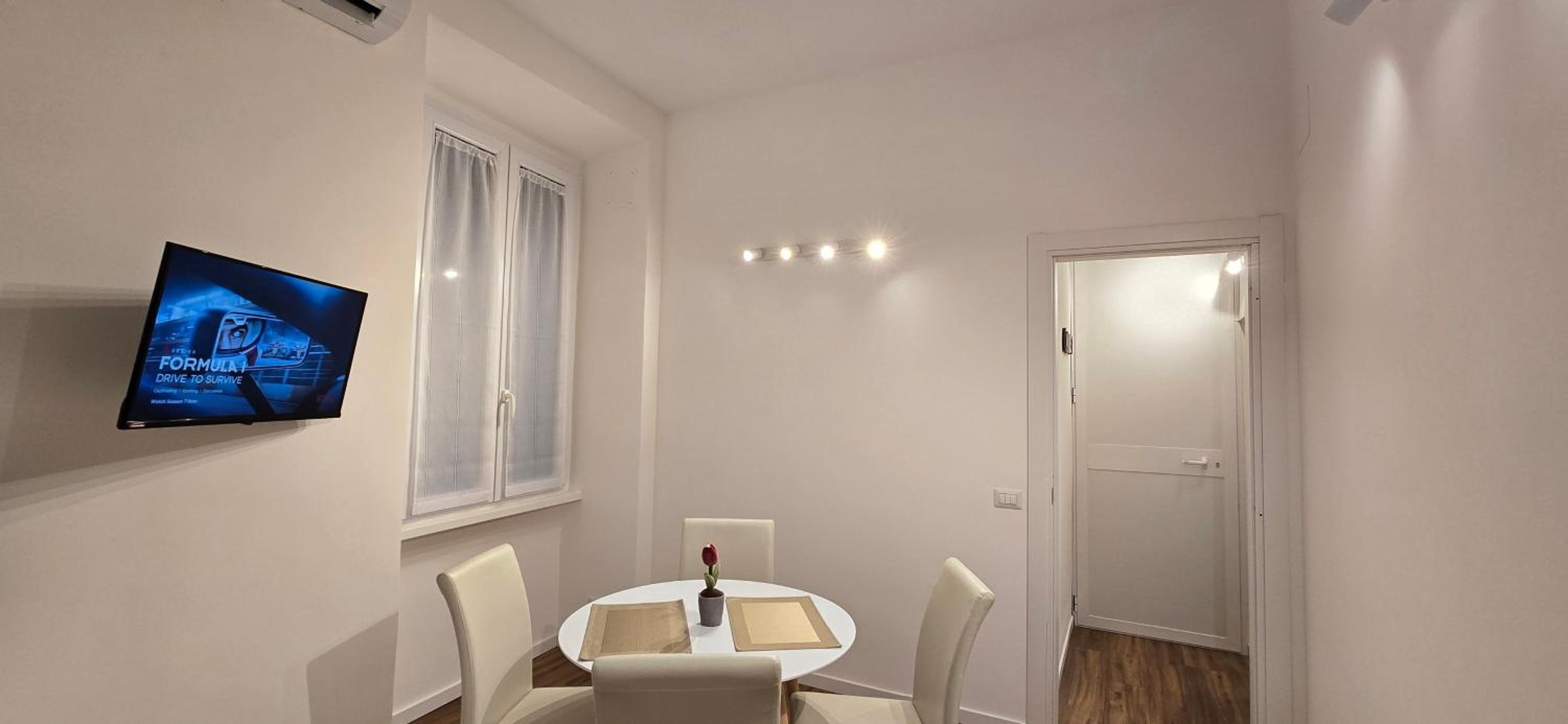 Rooms And Comfort Apartment