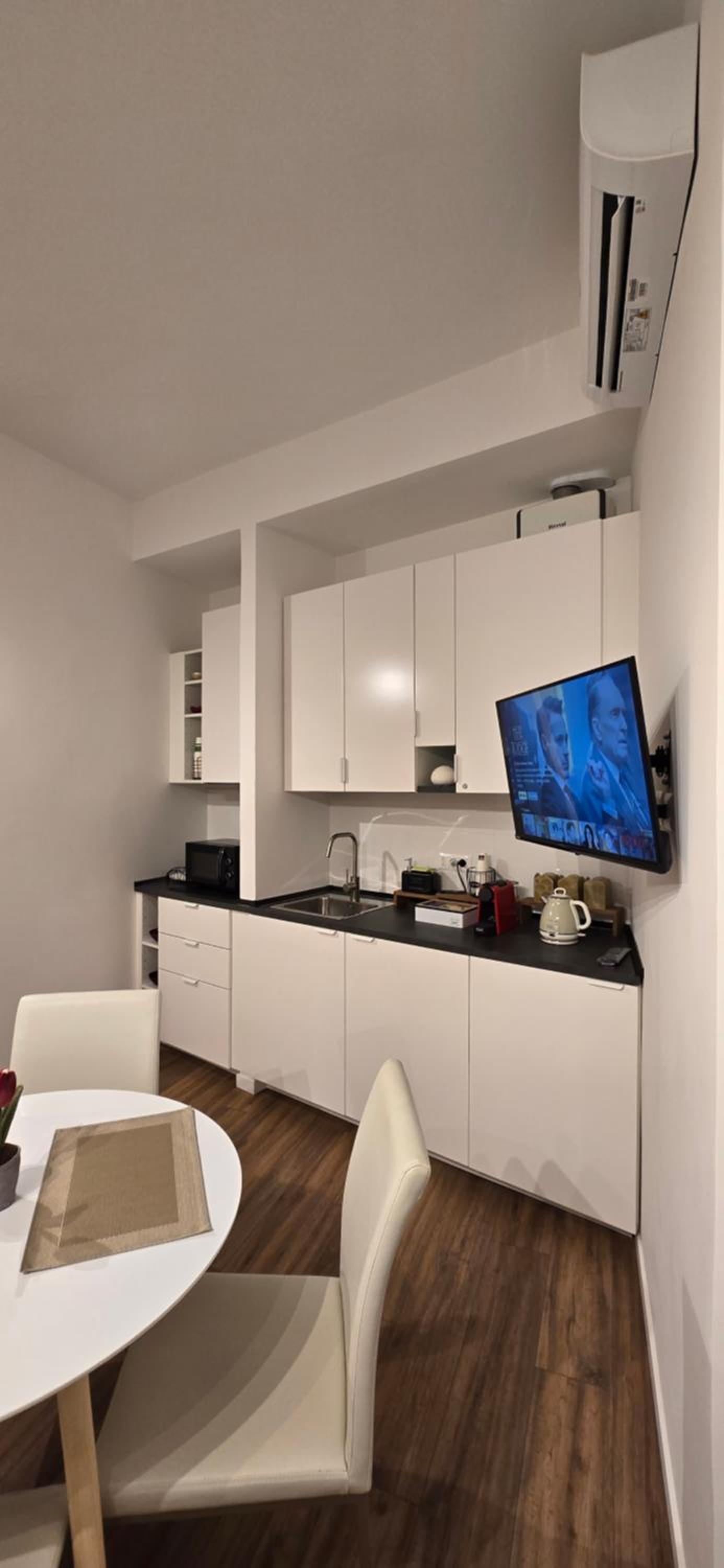 Rooms And Comfort Apartment
