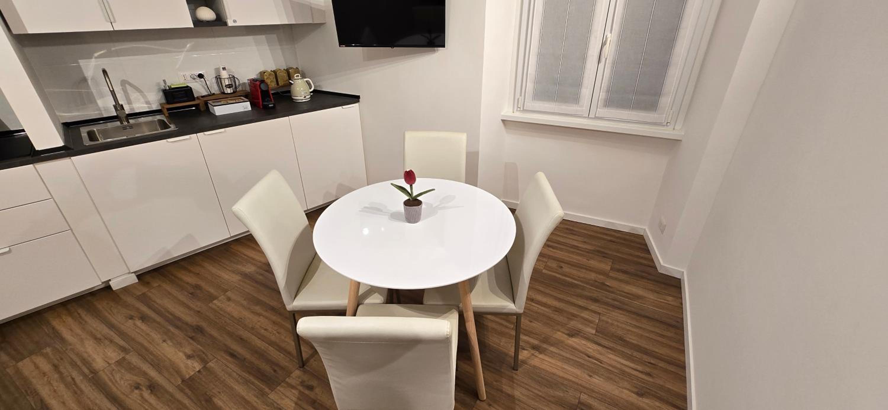 Rooms And Comfort Apartment