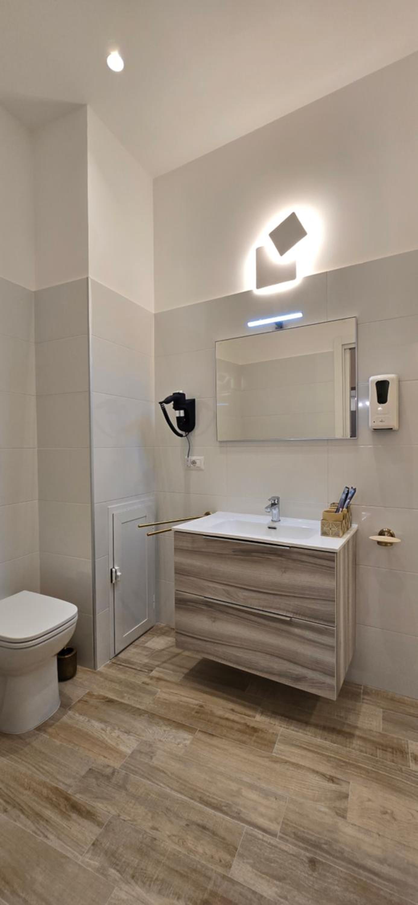Rooms And Comfort Apartment