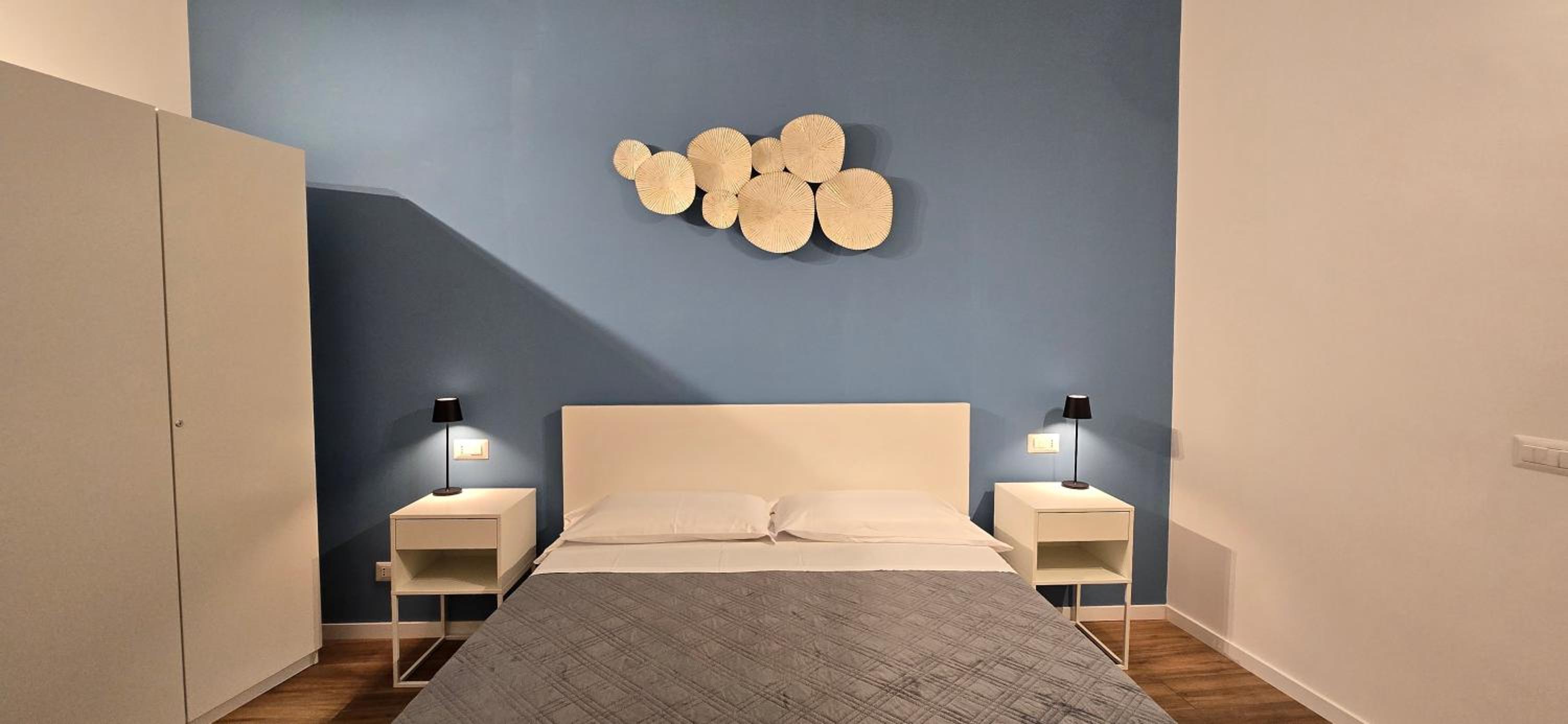 Rooms And Comfort Apartment
