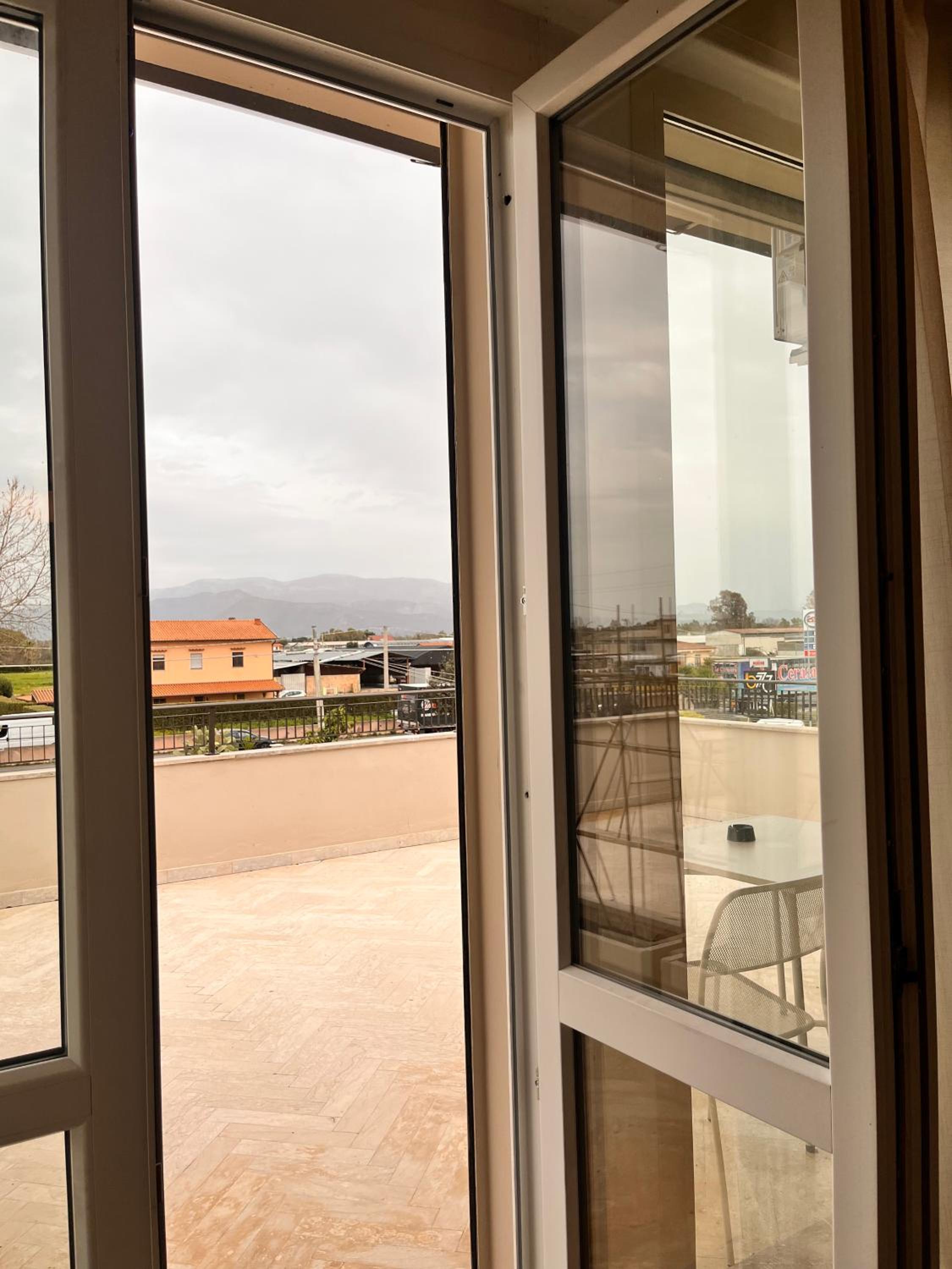 - NumberZ - Rooms Apartments and Suites with Wi-Fi and AC