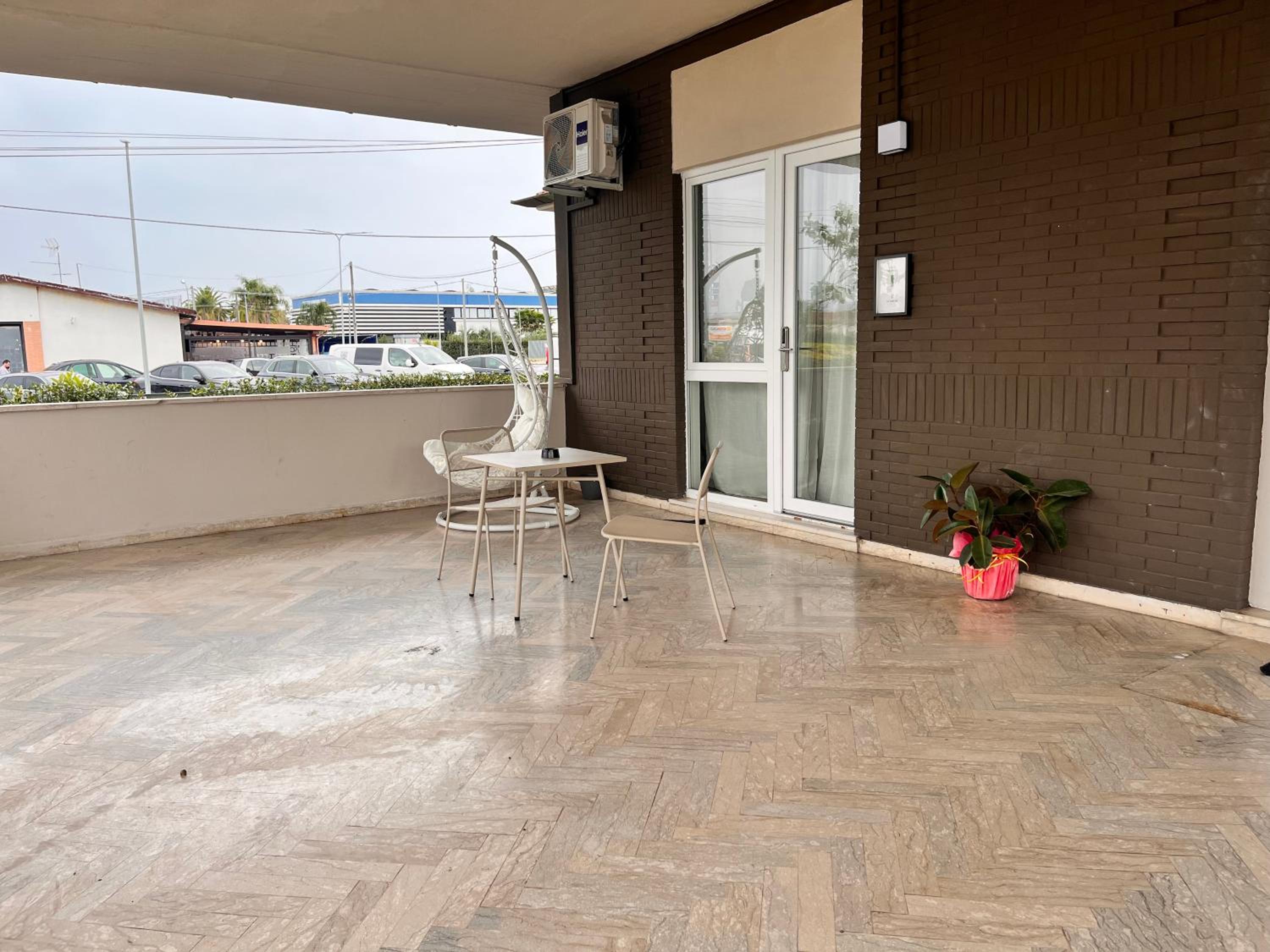 - NumberZ - Rooms Apartments and Suites with Wi-Fi and AC