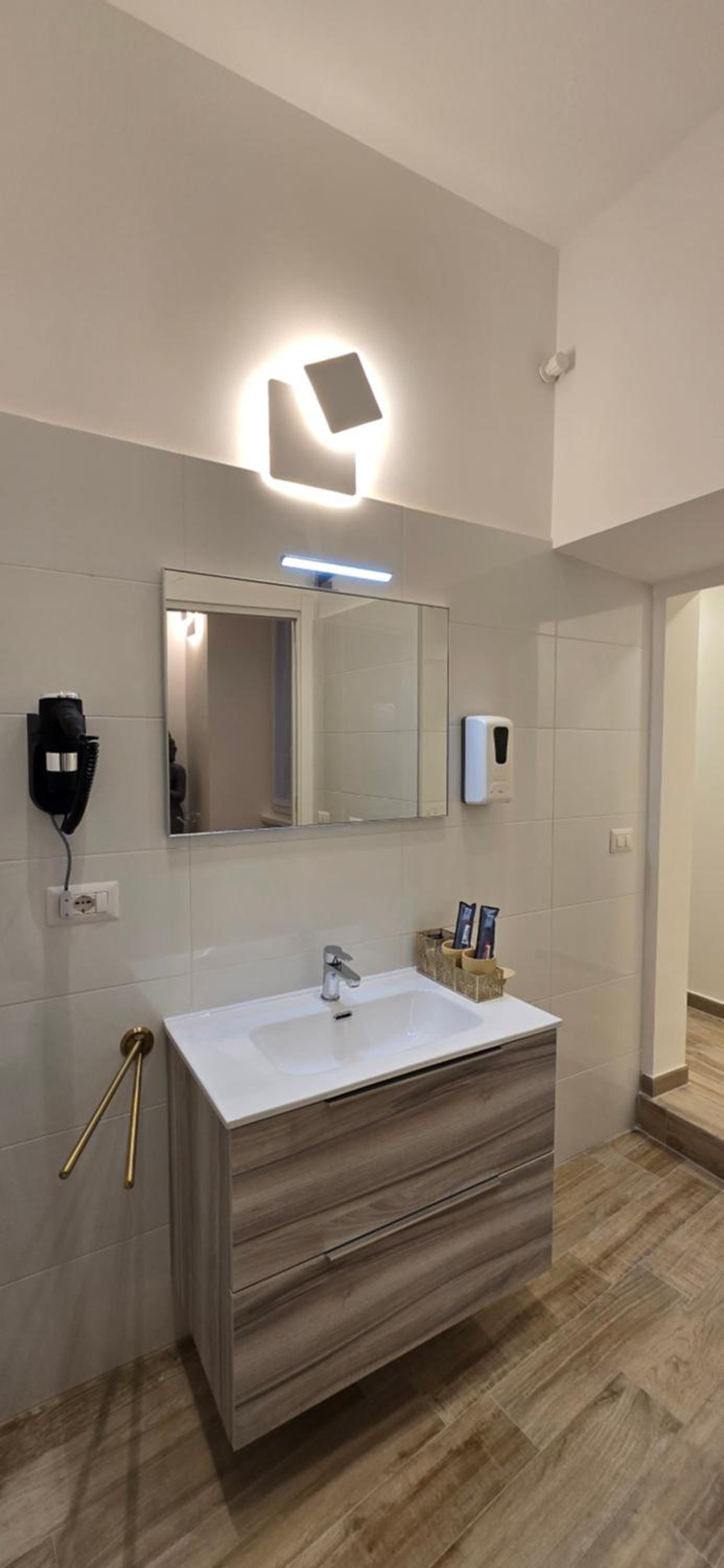 Rooms And Comfort Apartment
