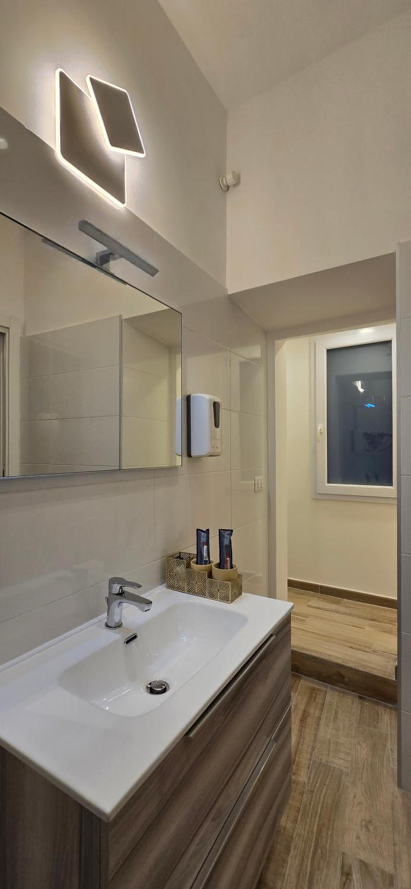 Rooms And Comfort Apartment