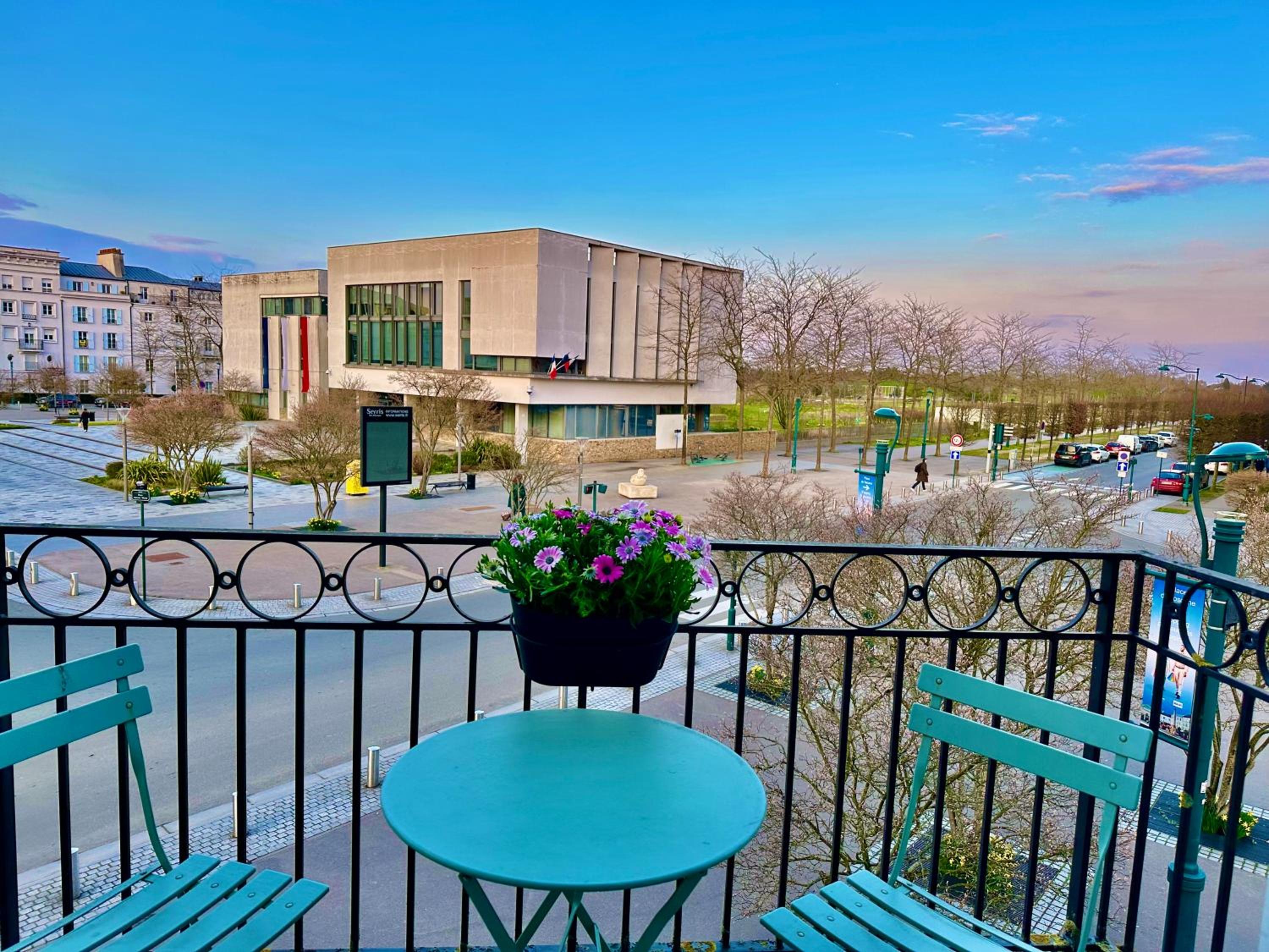 Apt Place de Toscane - 4min Disneyland-PARIS