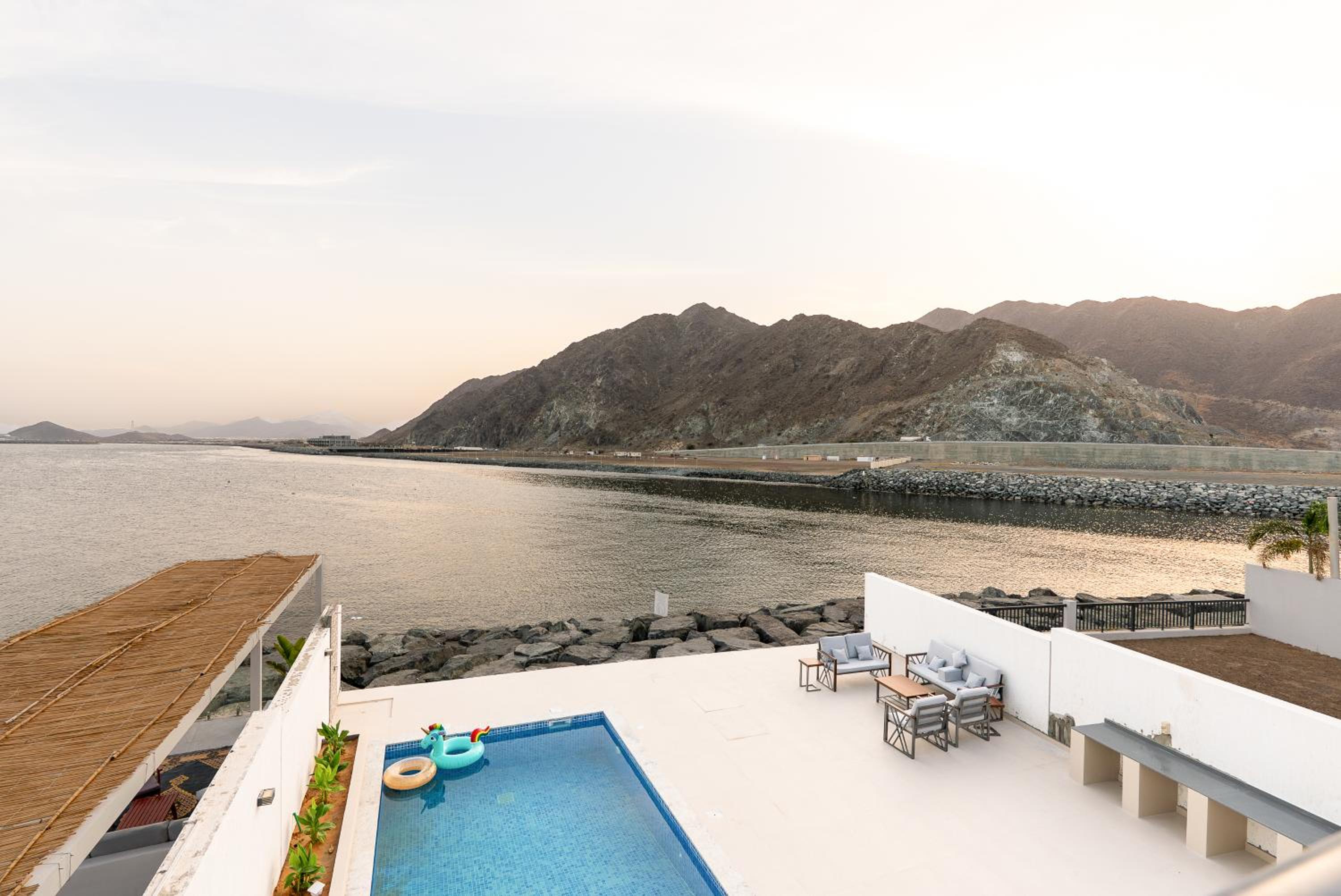 Al Dana Vitamin Sea Villa