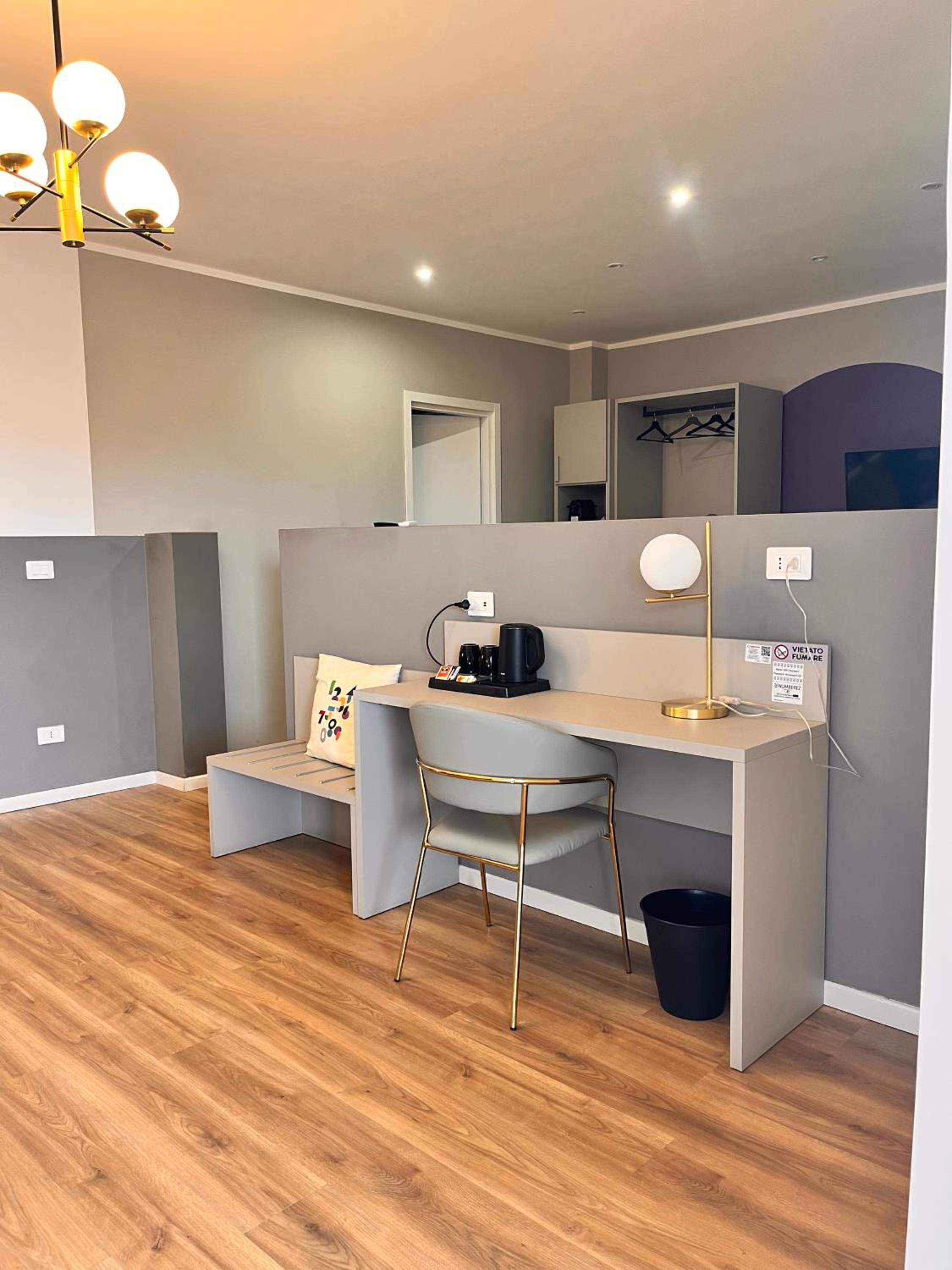 - NumberZ - Rooms Apartments and Suites with Wi-Fi and AC