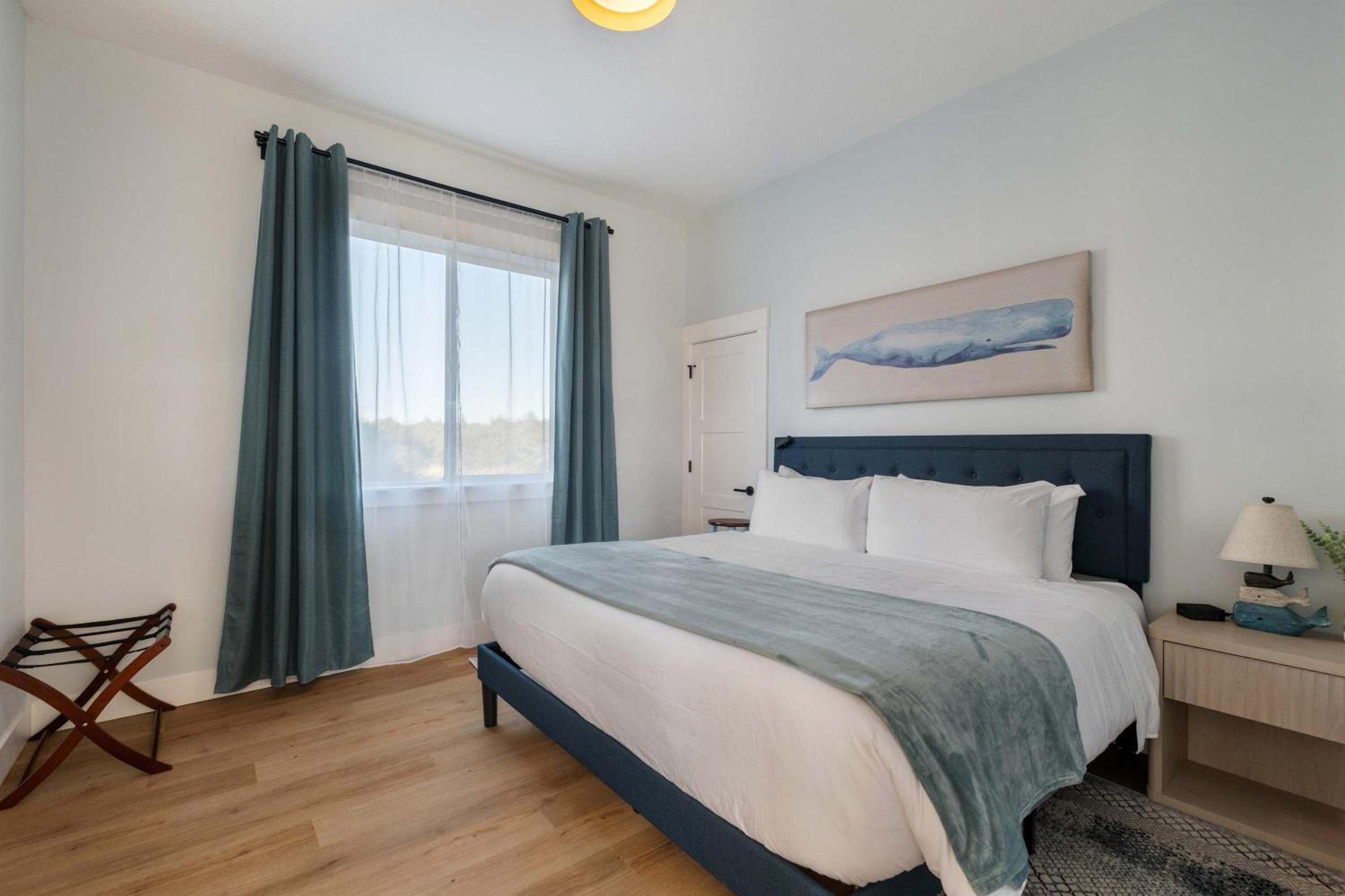 Brand-New Beach Retreat Hot Tub Sleeps 13