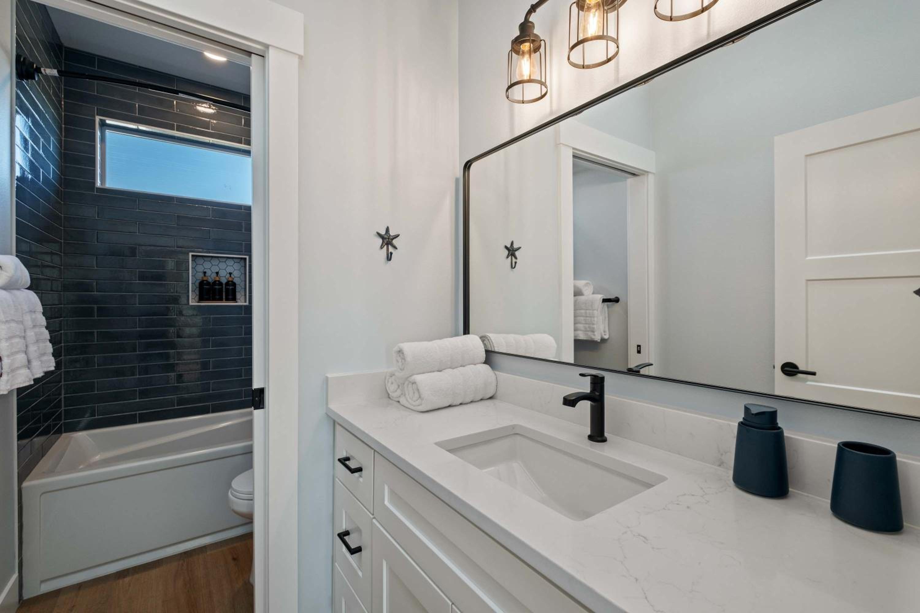 Brand-New Beach Retreat Hot Tub Sleeps 13