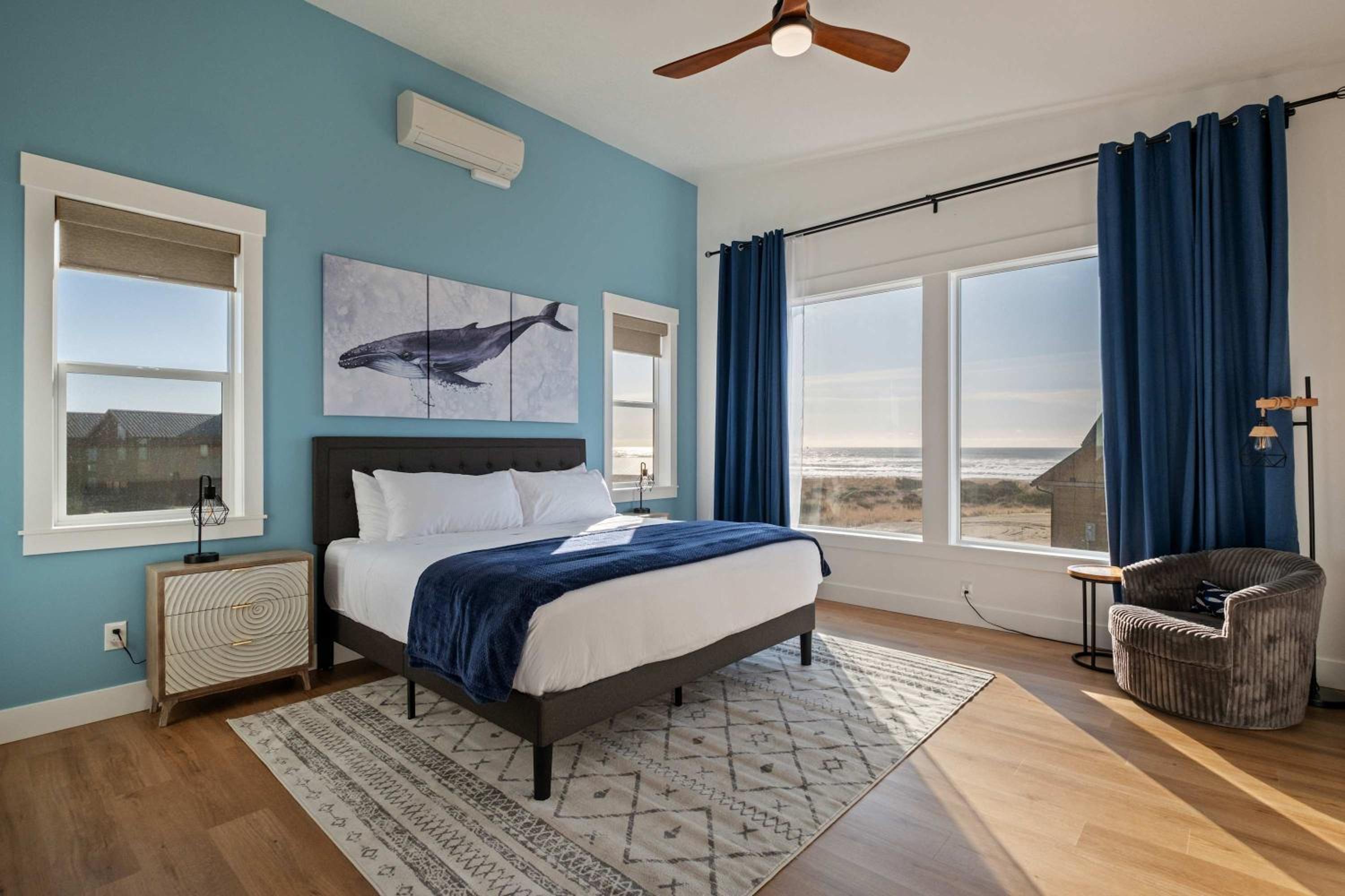 Brand-New Beach Retreat Hot Tub Sleeps 13